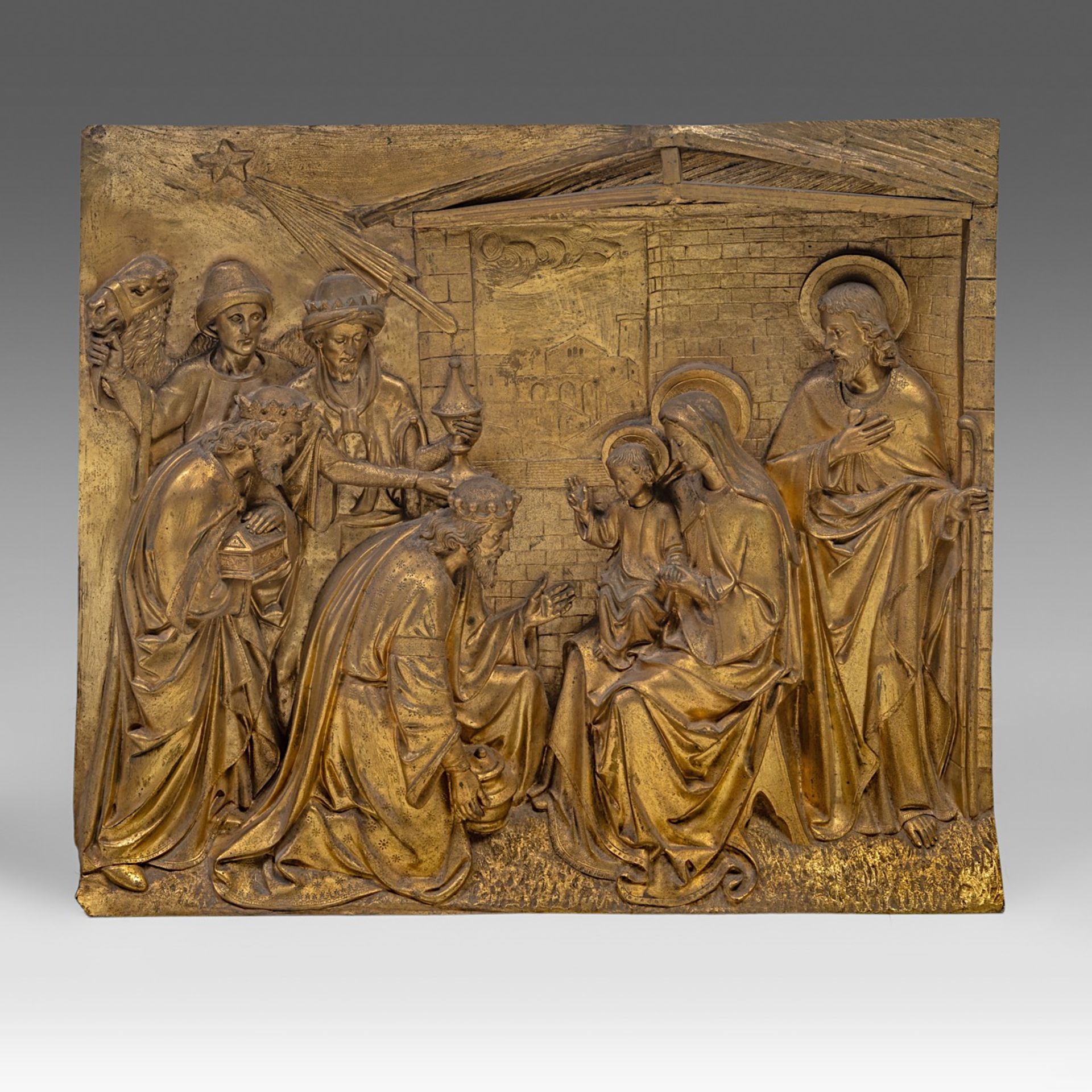 A pair of gilt bronze alto-relievo plaques depicting the Adoration of the Magi and the Shepherds, 19 - Bild 2 aus 7