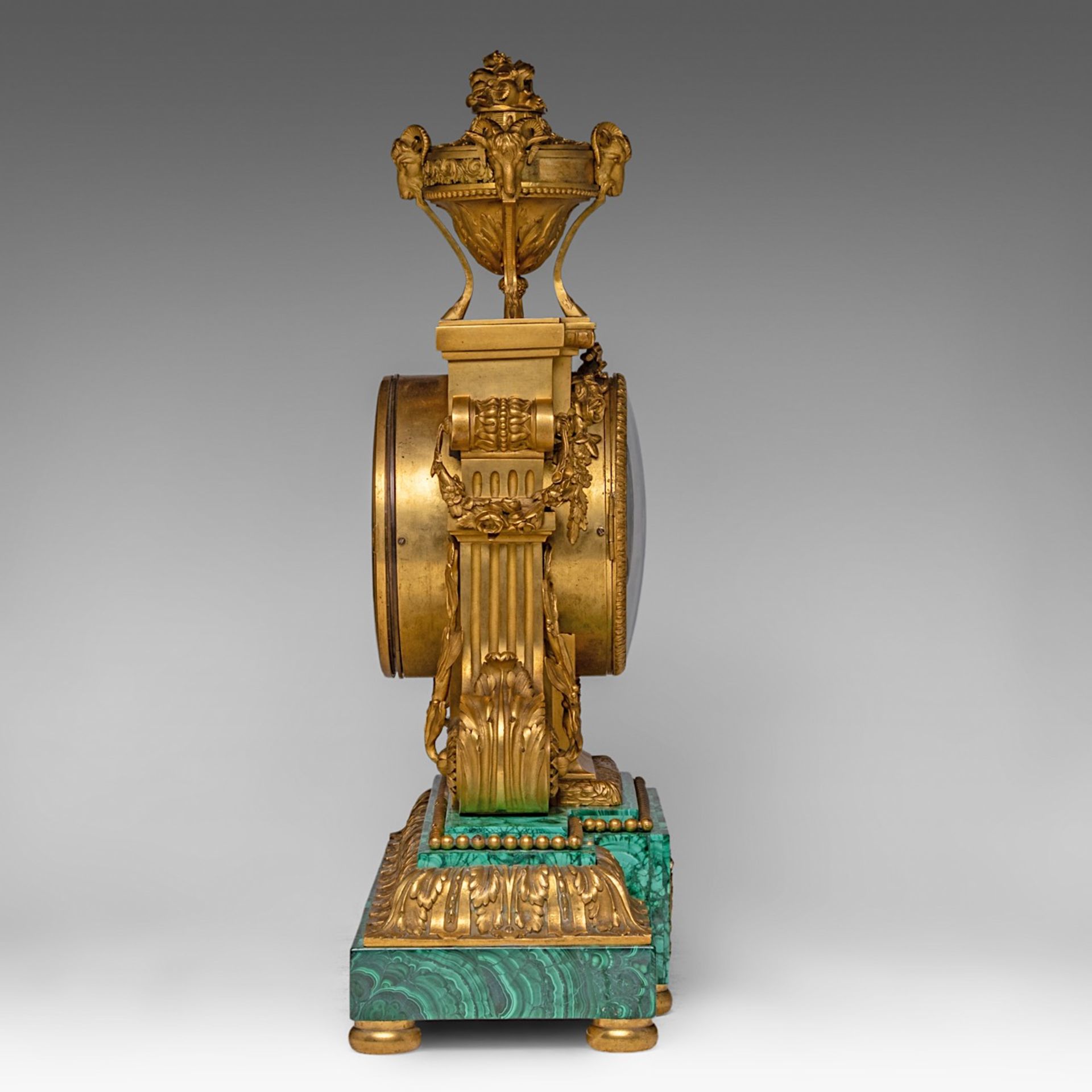 An imposing Neoclassical malachite and gilt bronze mantle clock, Chopin Felix factory, Saint Petersb - Image 5 of 7