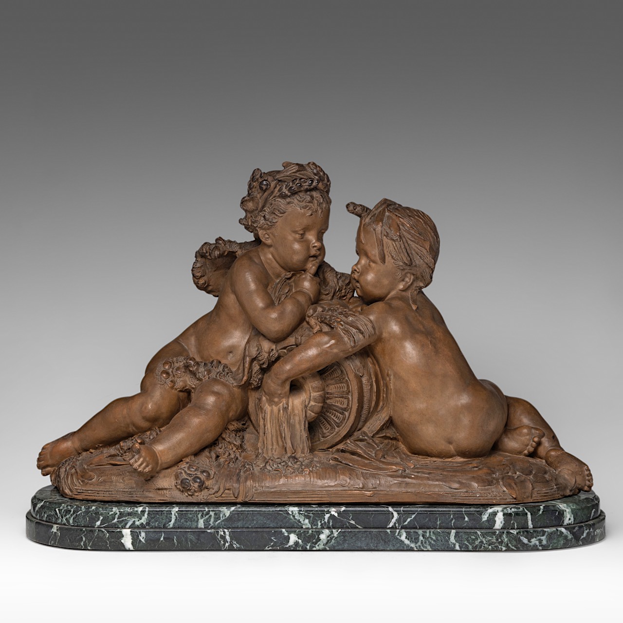 Carrier-Belleuse (1824-1887), two putti by the fountain, terracotta on a marble base, H 43 - W 68 cm
