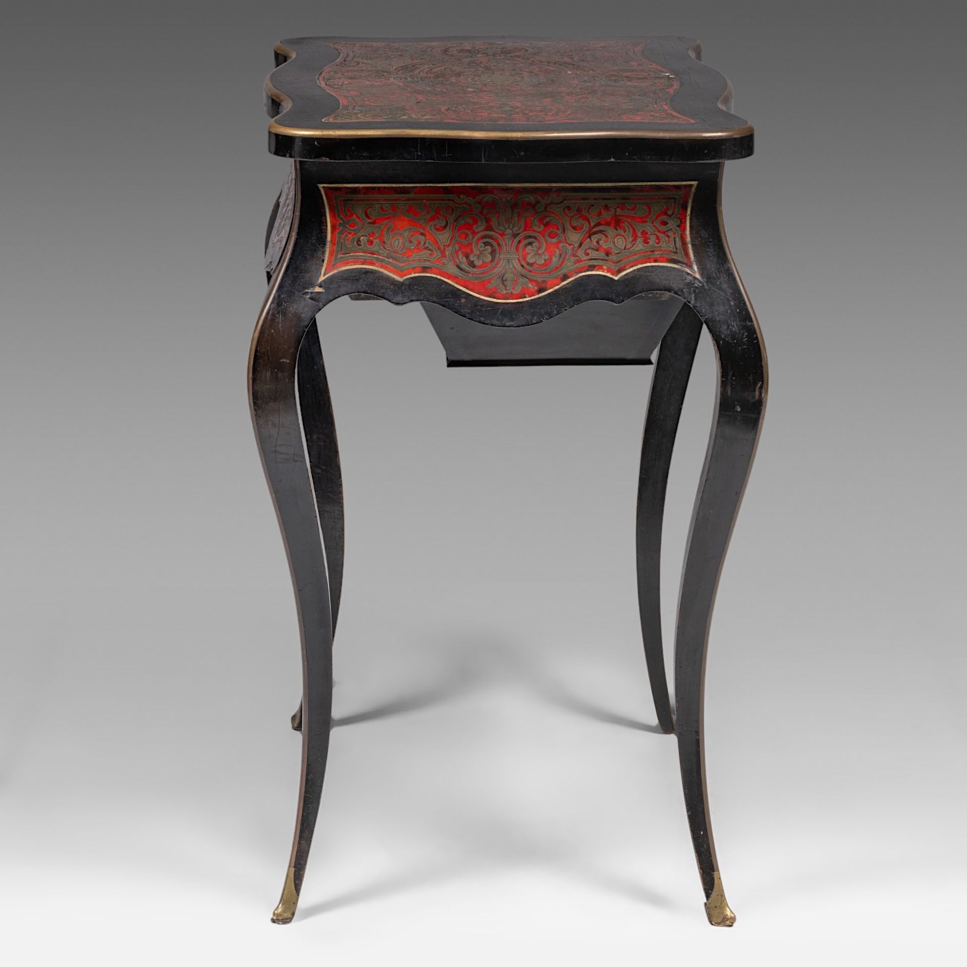 A Napoleon III (1852-1870) Boulle work occasional table, H 74 cm - W 63 cm - D 44,5 cm - Image 3 of 7