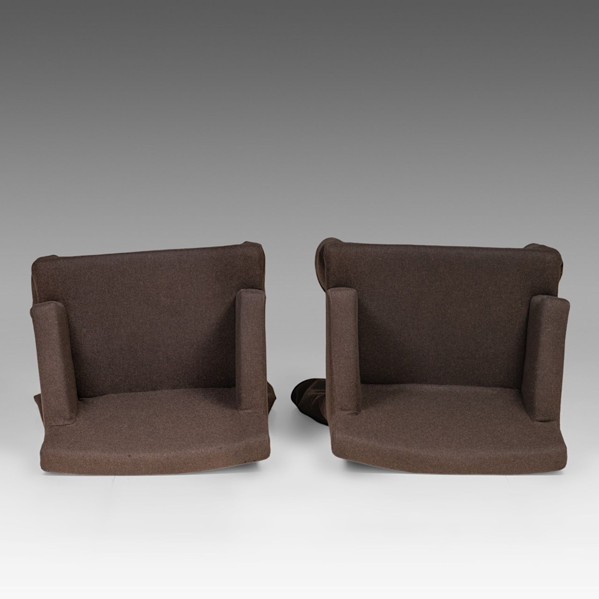 A pair of 'VIP' chairs by Marcel Wanders, the Netherlands, 2000, H 82 - W 60 cm - Bild 7 aus 9