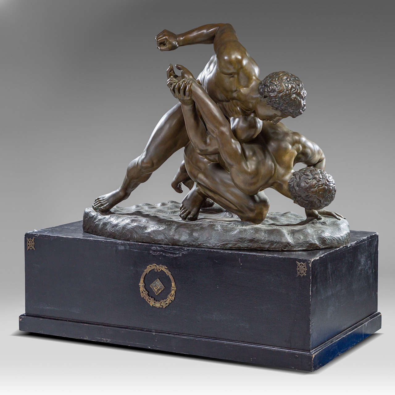 A patinated bronze group of the wrestlers, after the antique, H 90 - W 125 - D 73 cm - Image 3 of 46