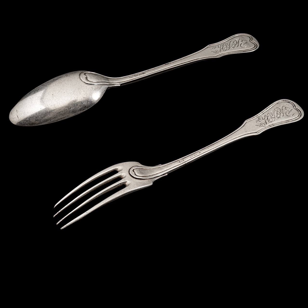 A late 18thC set of 17 forks and 18 spoons, Louvain and other hallmarks, weight: ca 2434 g - Bild 4 aus 6