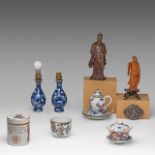 A collection of various Chinese objects, incl. a 'Wu Shuang Pu' jar and cover, 18thC - 20thC, talles
