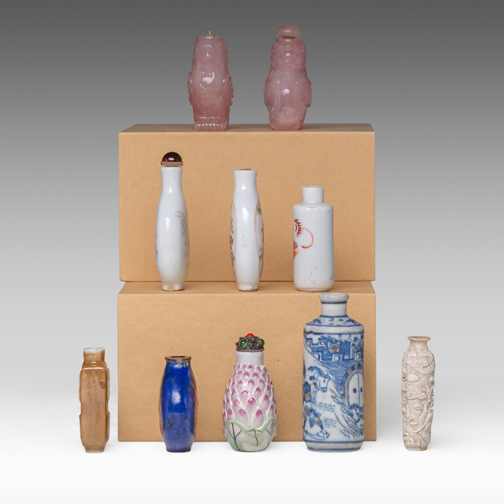 A collection of ten Chinese snuff bottle, including a copper red and underglaze blue 'Battle Scene' - Image 4 of 8