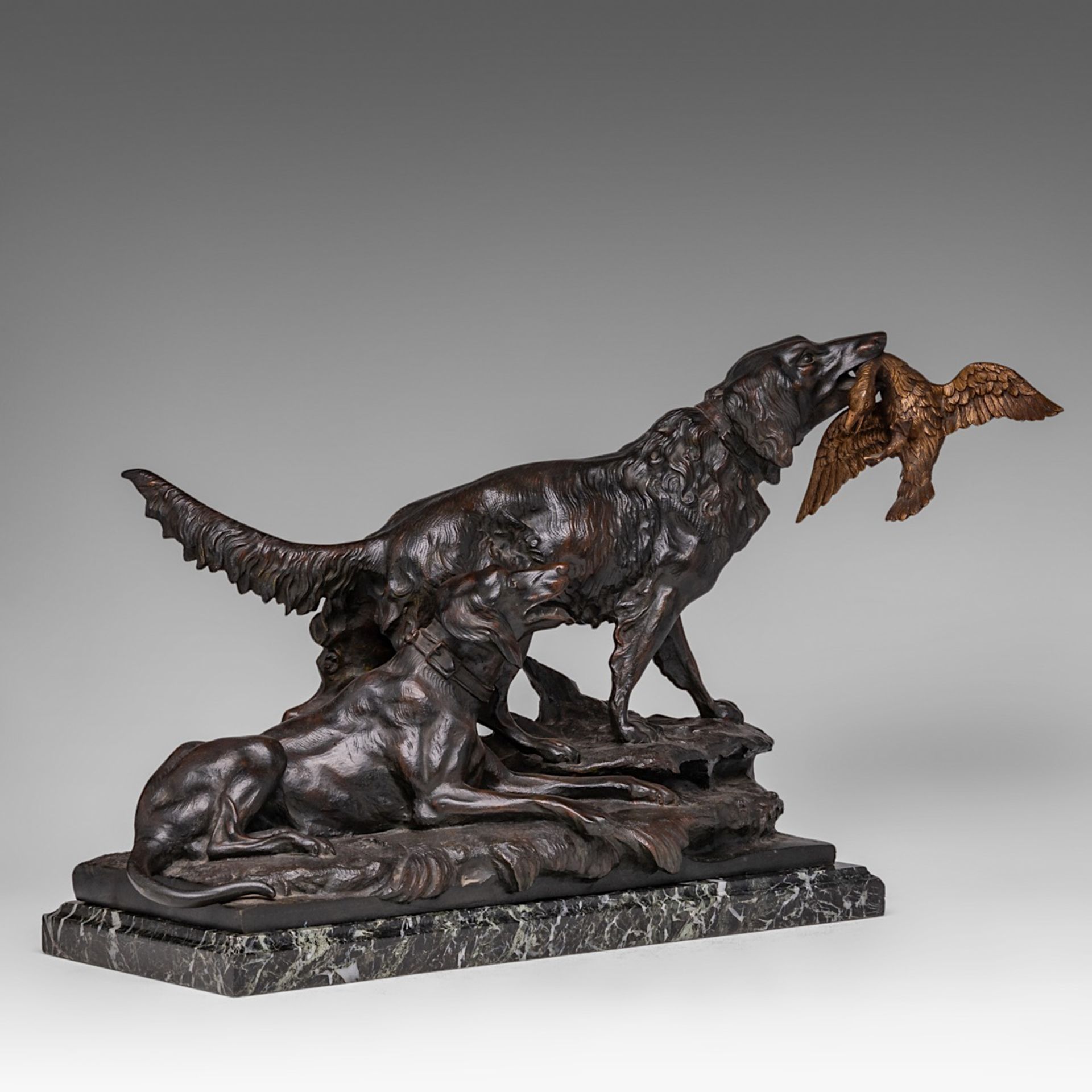 Antonio Amorgasti (1880-1942), two hunting dogs, dated 1924, dark patinated bronze, H 33 - W 60 cm - Bild 8 aus 9