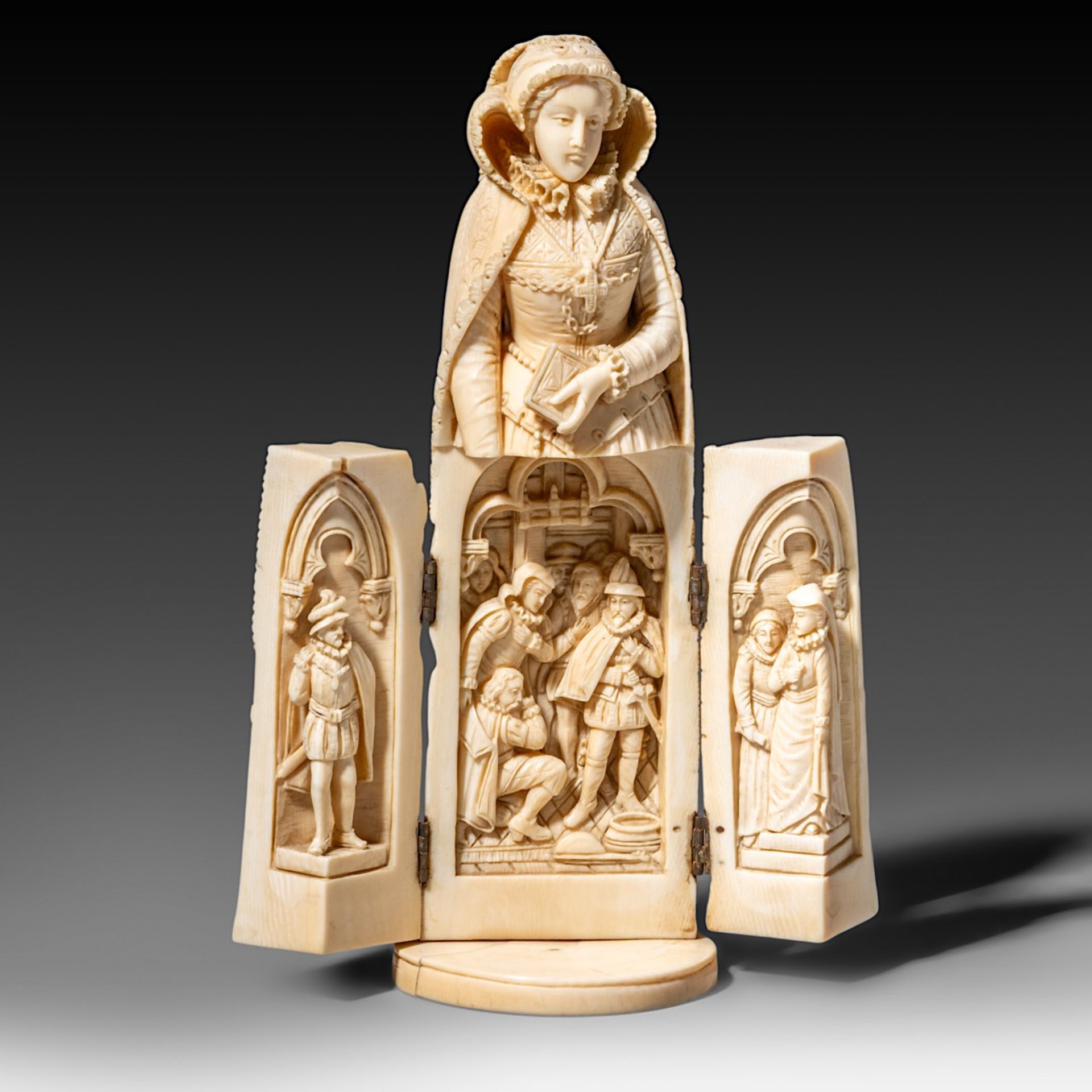 An ivory triptych sculpture of probably Mary Queen of Scots, French, 19thC, H 20 cm - 447 g (+) - Bild 2 aus 12