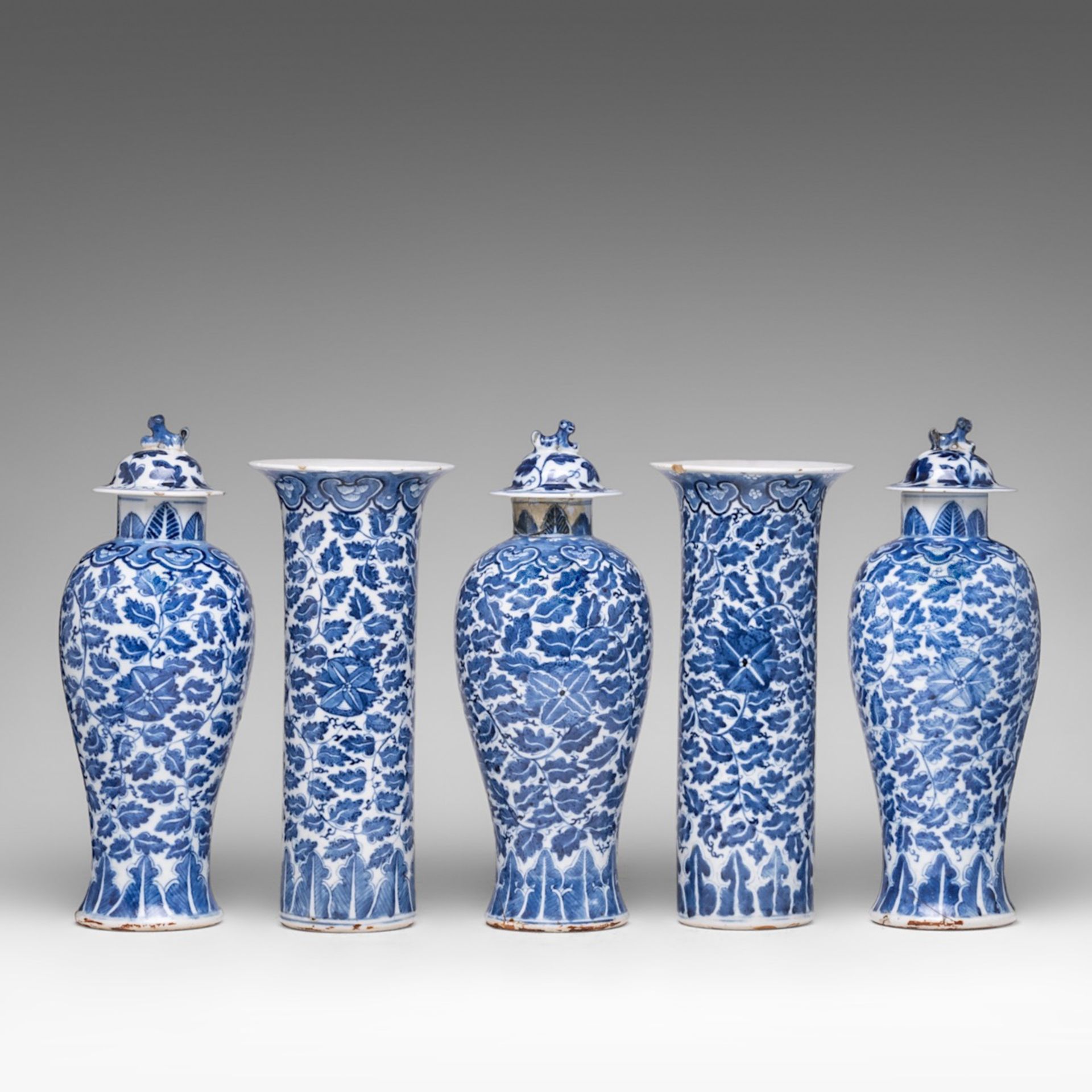 A complete set of Chinese blue and white floral decorated five-piece garniture vases, 19thC, H 30 (b - Bild 3 aus 8