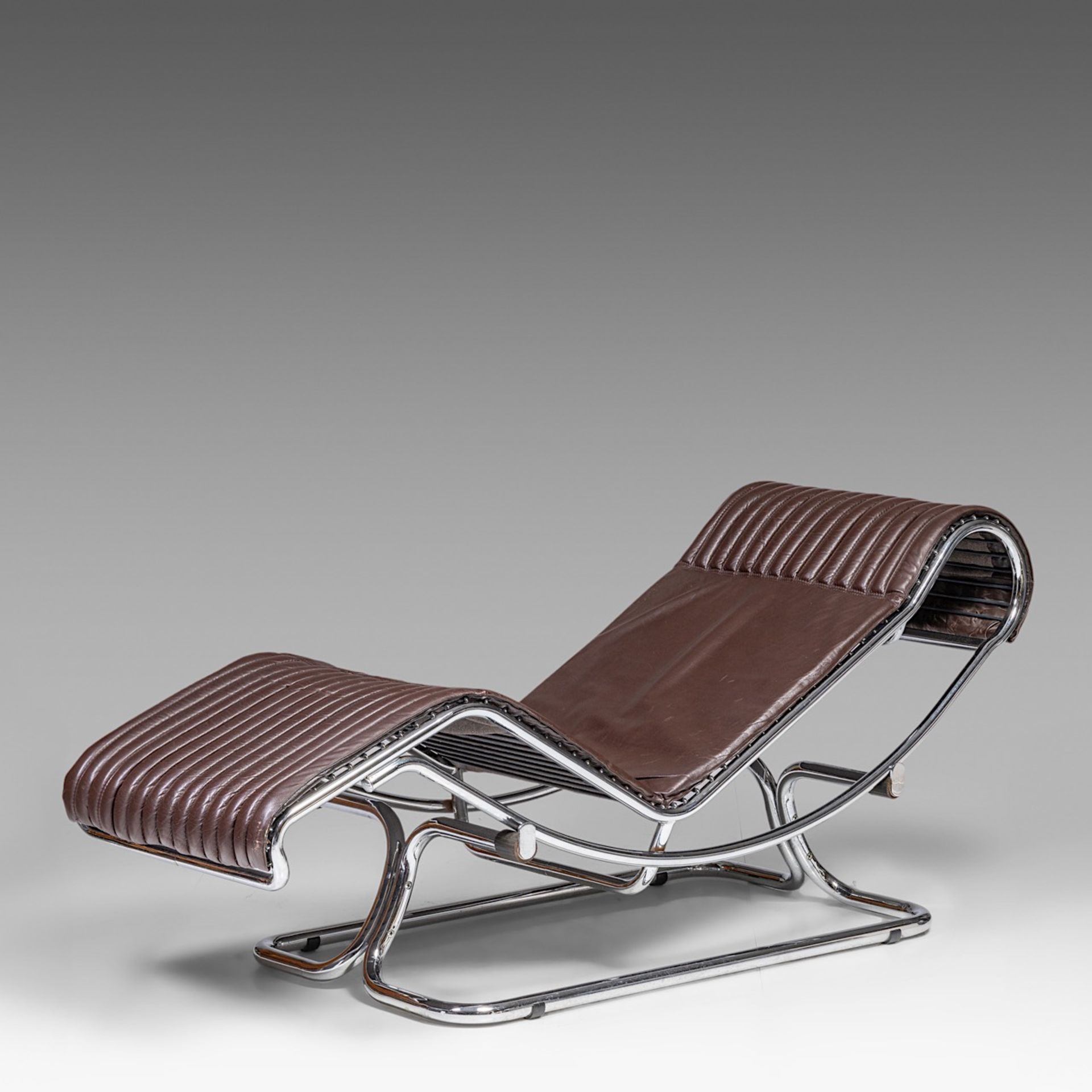 An Italian design brown leather chaise longue by Guido Faleschini, '70s, W 160 cm