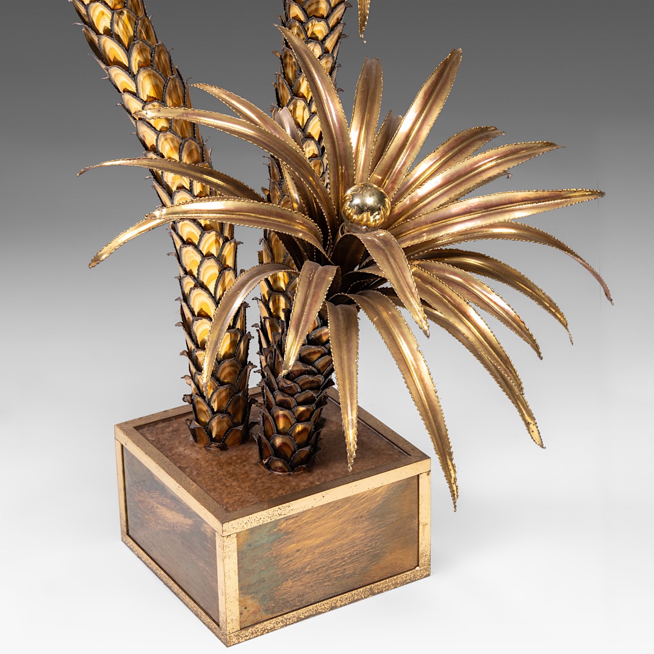 A vintage Maison Jansen gilt brass palm tree lamp 170 cm. (66.9 in.) - Image 7 of 10