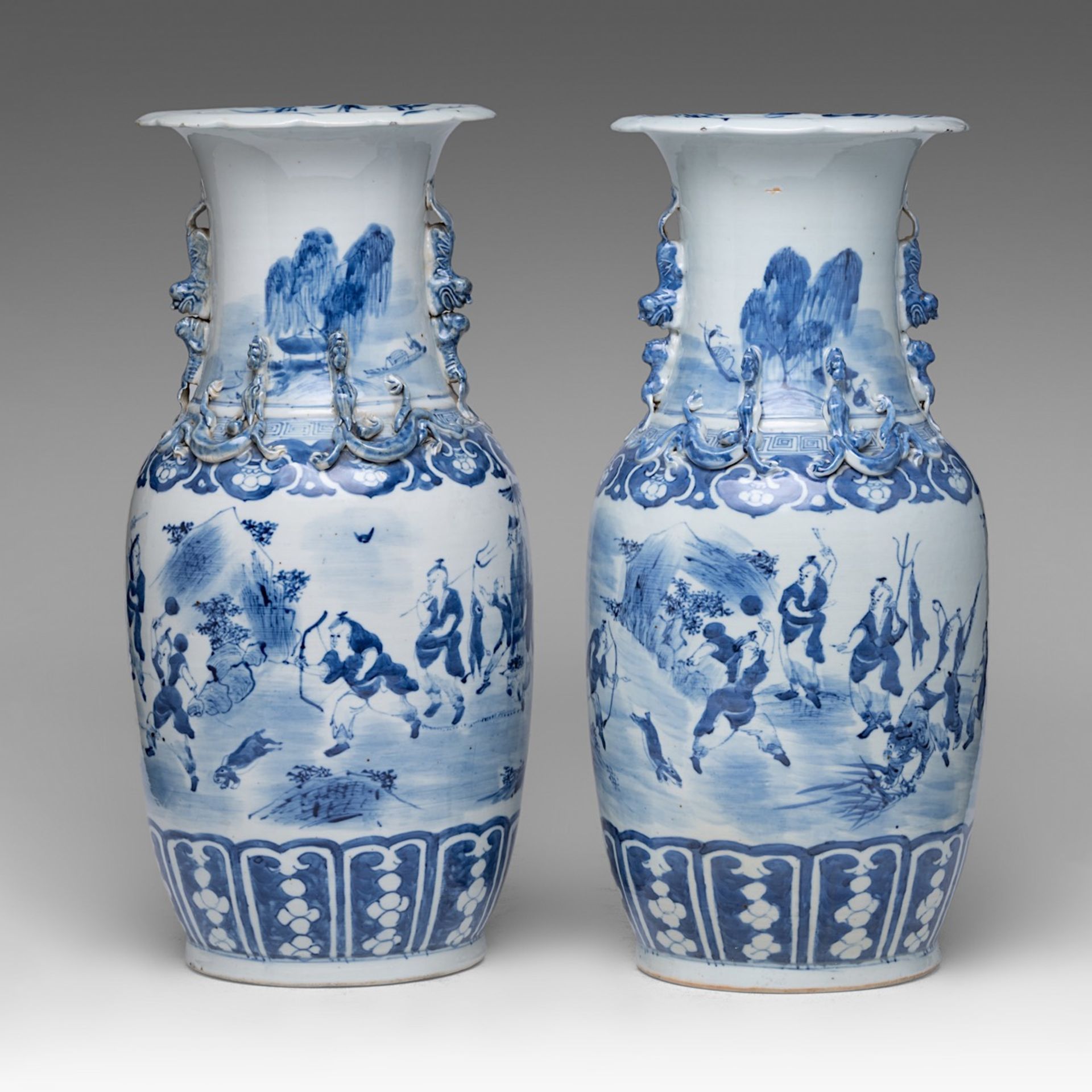 A pair of Chinese blue and white 'Figures in a Daily Life Scene' vases, 19thC, H 45 cm - Bild 3 aus 6