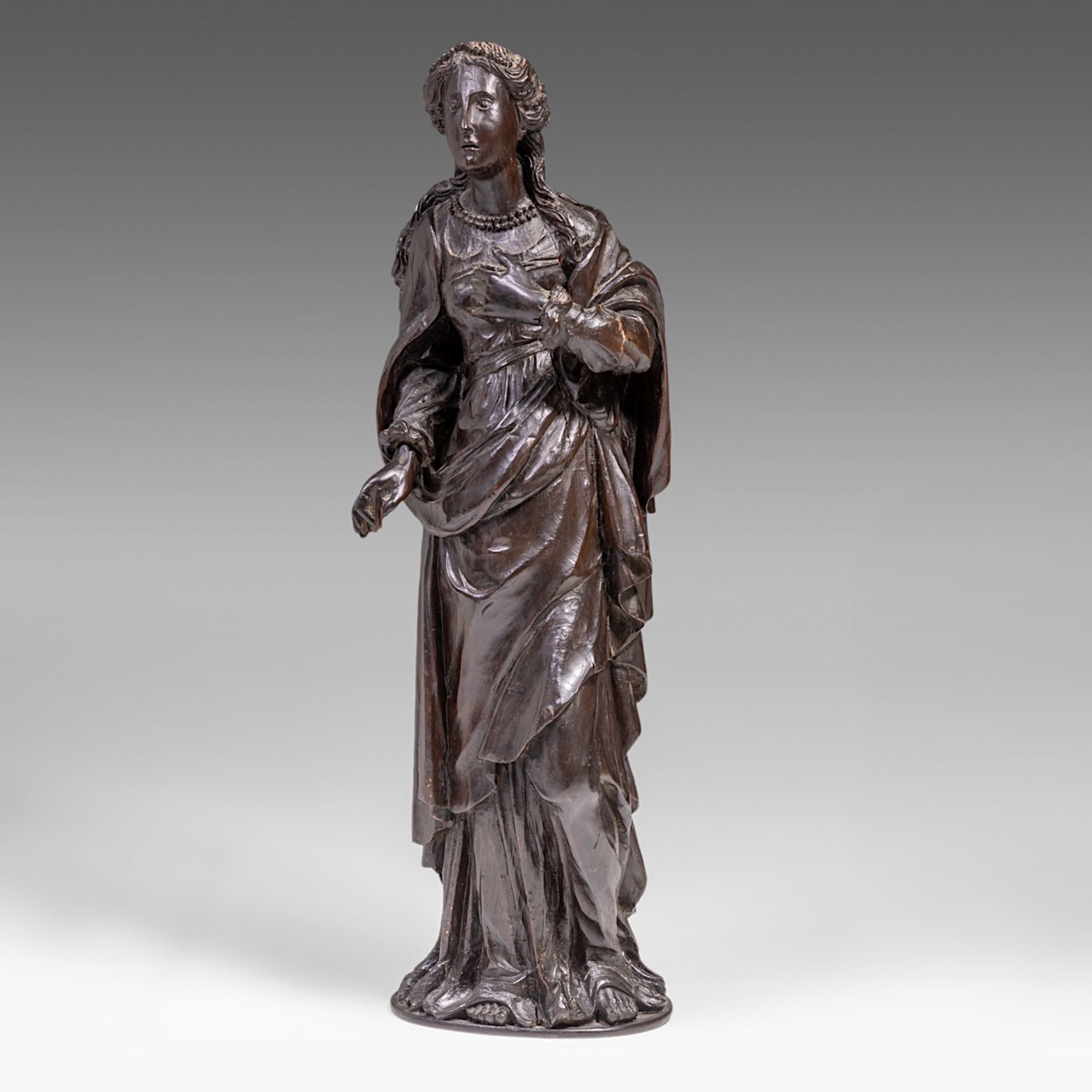 A carved wooden sculpture of Saint Barbara, on a matching console, H 139 cm (total) - Bild 5 aus 10
