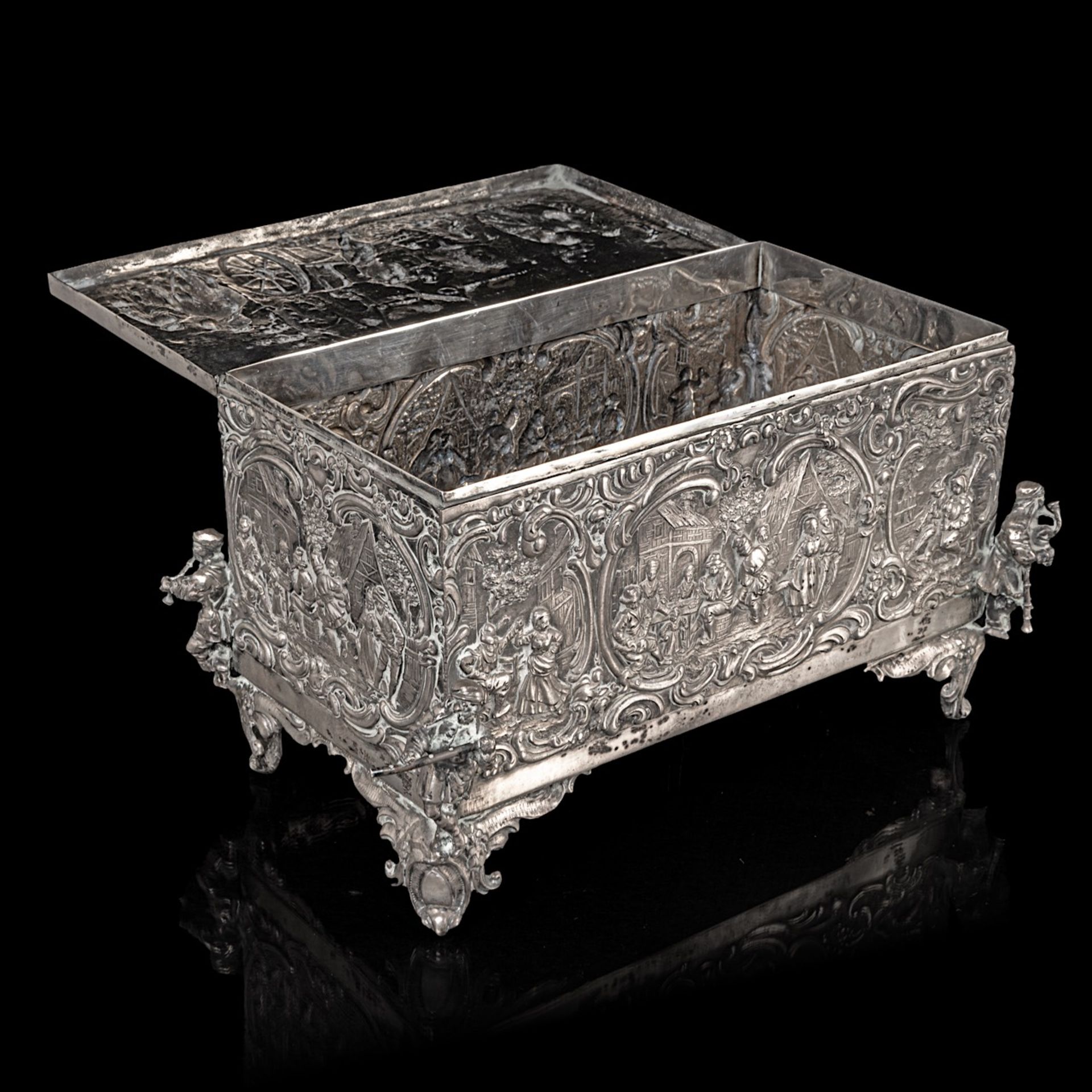 A Baroque Revival German silver jewellery casket, (1888-present), 800/000, weight ca: 1312 g 14.5 x - Image 8 of 9