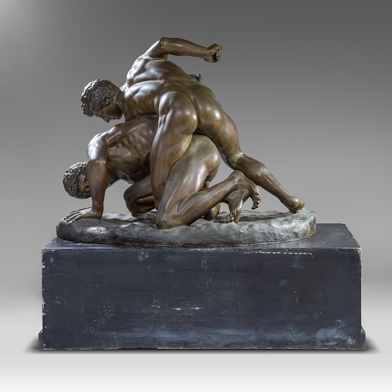A patinated bronze group of the wrestlers, after the antique, H 90 - W 125 - D 73 cm - Image 8 of 46
