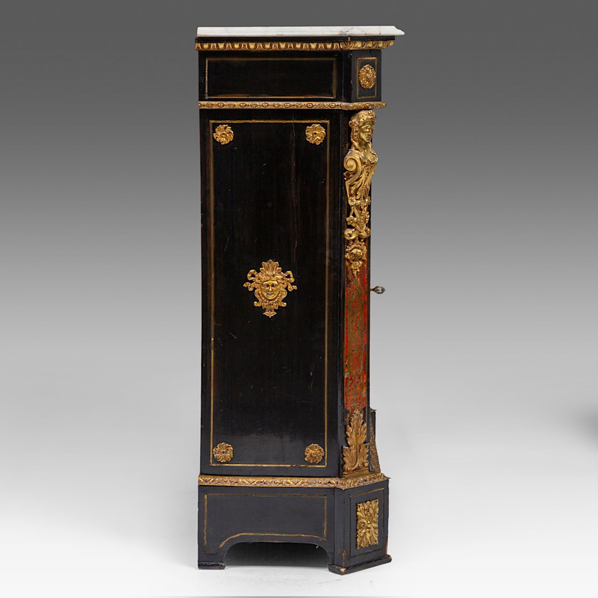 A Napoleon III (1852-1870) Boulle work display cabinet with gilt bronze mounts and marble top, H 112 - Image 3 of 6