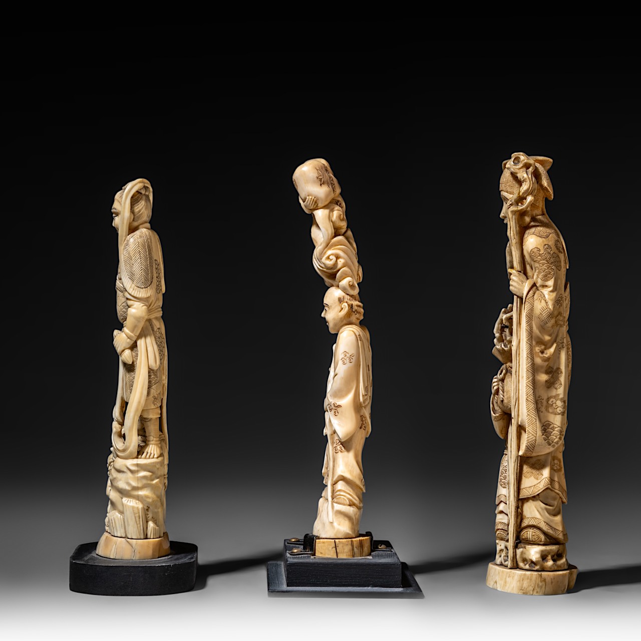 Three Japanese walrus ivory okimono, Taisho/early Showa period (1912-1950), H 28 cm - 864g / 27,5 cm - Image 3 of 12