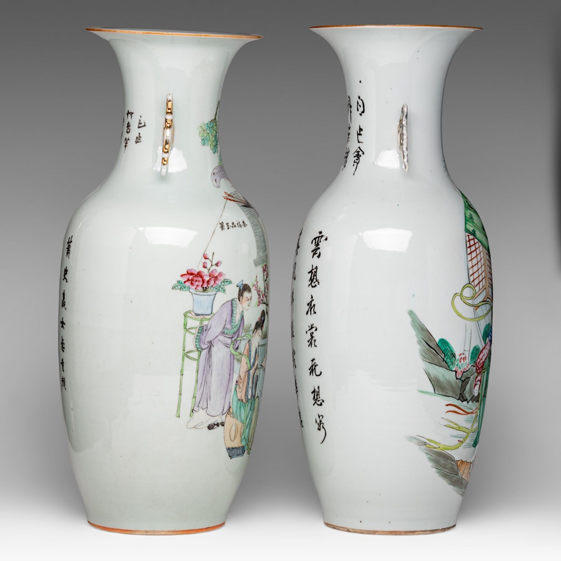 A Chinese Qianjiangcai and a famille rose vase, both with a signed text, Republic period, H 58 cm - Bild 4 aus 6