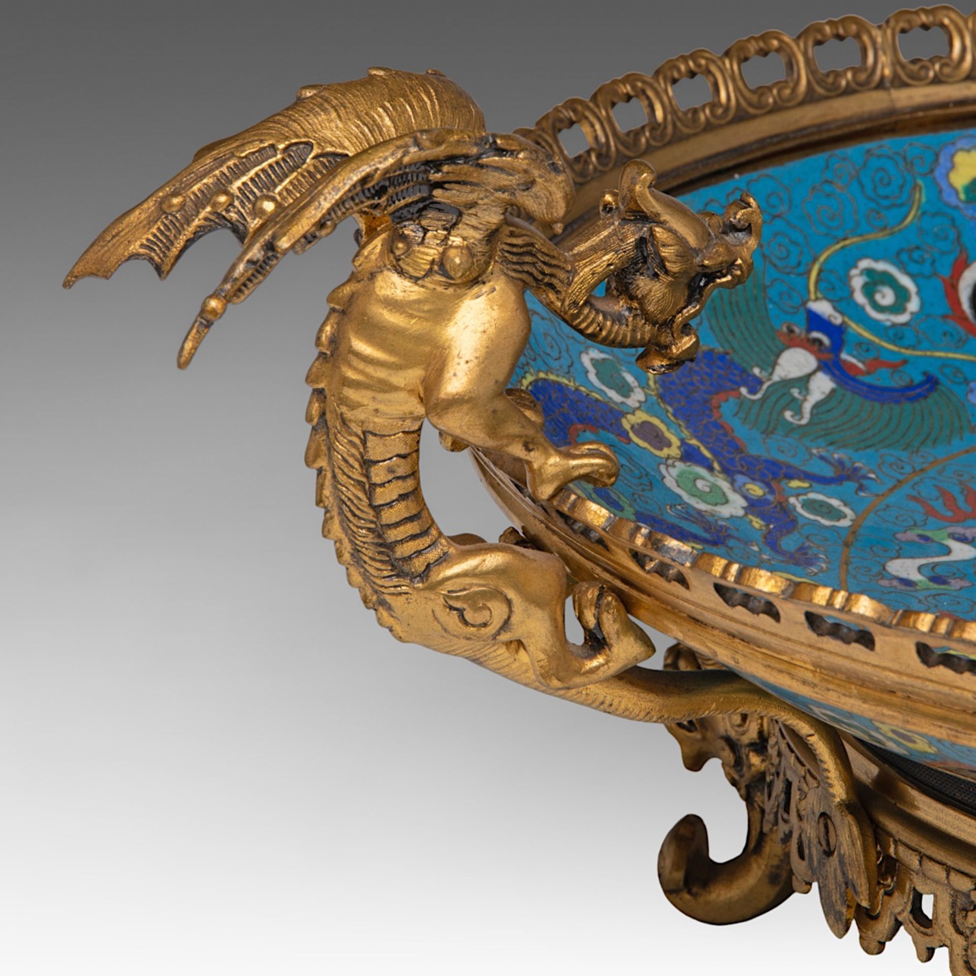 A Chinese cloisonne enamelled 'Dragon' plate, raised on gilt bronze mounts, 19thC, dia 31,5 cm - Image 8 of 9