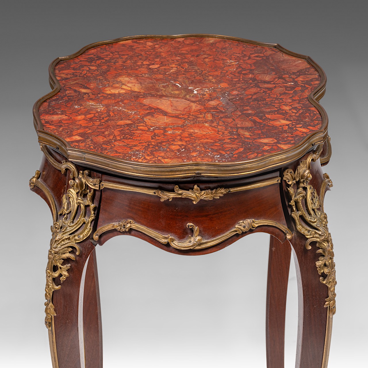 A mahogany marble-topped Louis XV (1723-1774) occasional table with gilt bronze mounts, H 77,5 cm - - Image 9 of 9