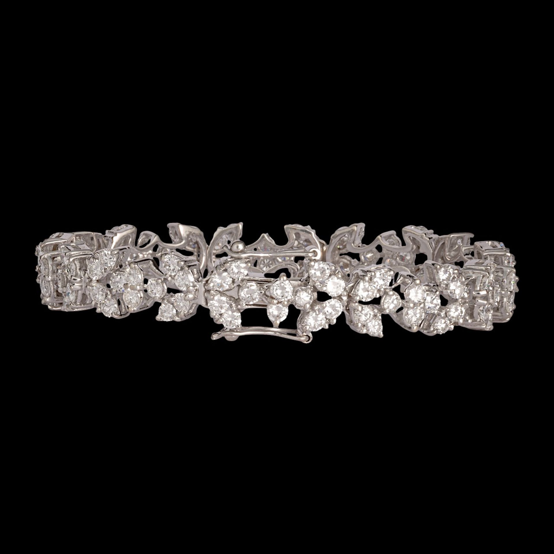 An 18ct white gold and floral set diamond riviere bracelet, total weight: 22,39 g - Image 2 of 4