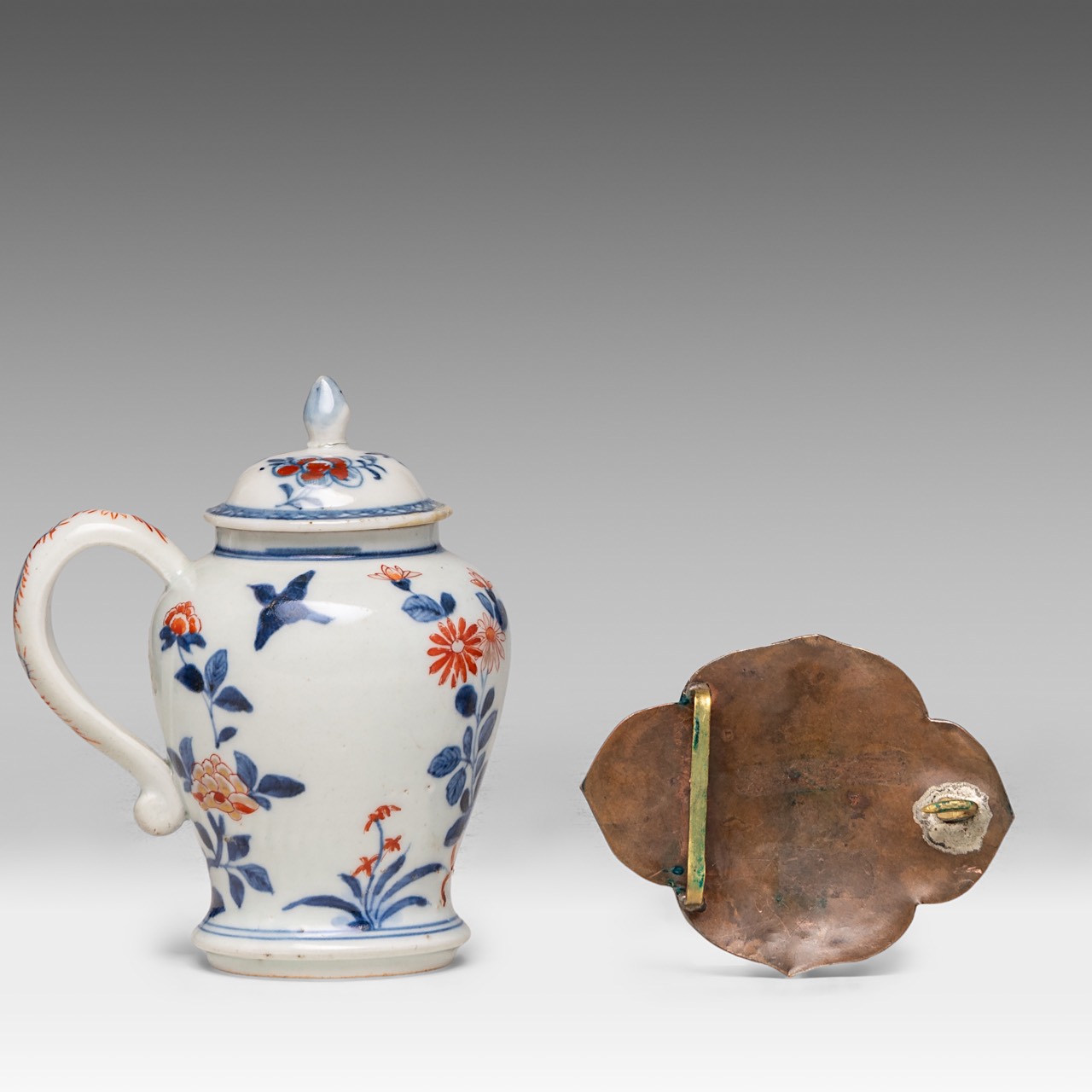 A collection of various Chinese objects, incl. a 'Wu Shuang Pu' jar and cover, 18thC - 20thC, talles - Image 14 of 28