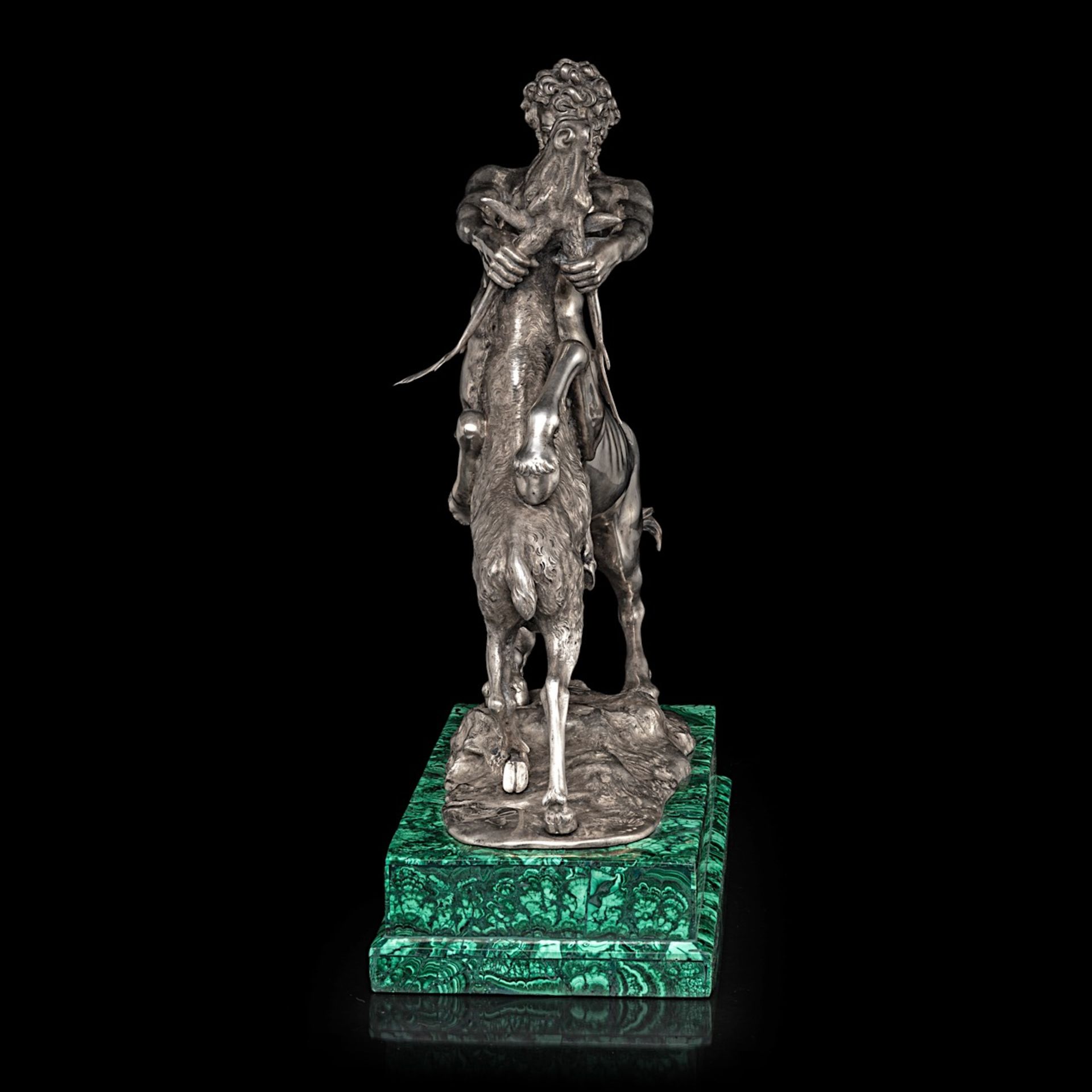 A silver figure of a centaur and deer fighting on a malachite veneered base, 800/000 35.5 x 36 x 13 - Bild 8 aus 11