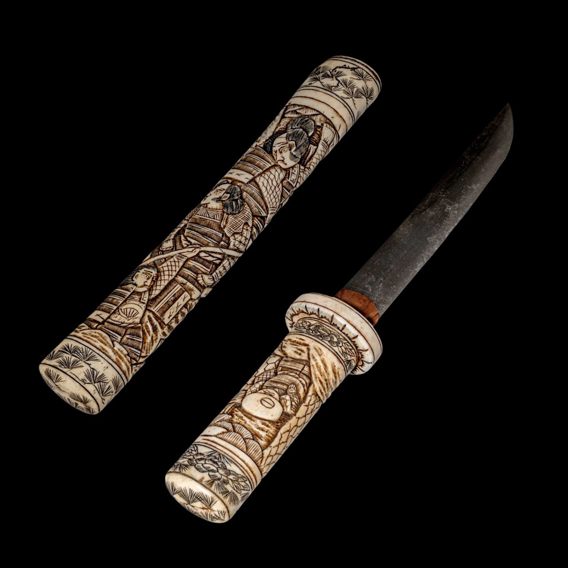 A Japanese Meiji/Taisho period (1868-1926) bone tanto dagger, L 34,7 - weight 331g