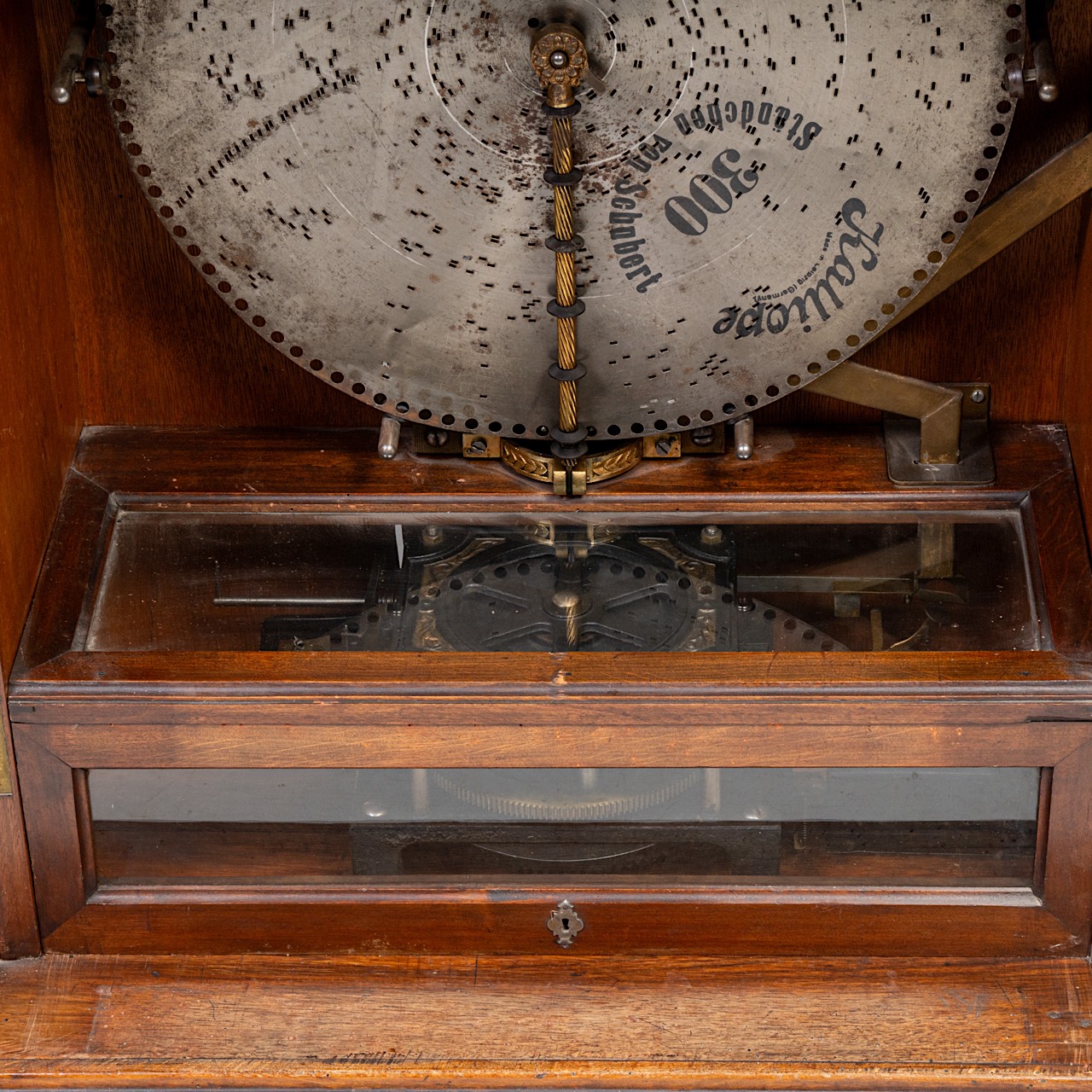 A German walnut polyphon, including 28 music discs, H 97 - W 70 - D 42 cm - Image 8 of 10