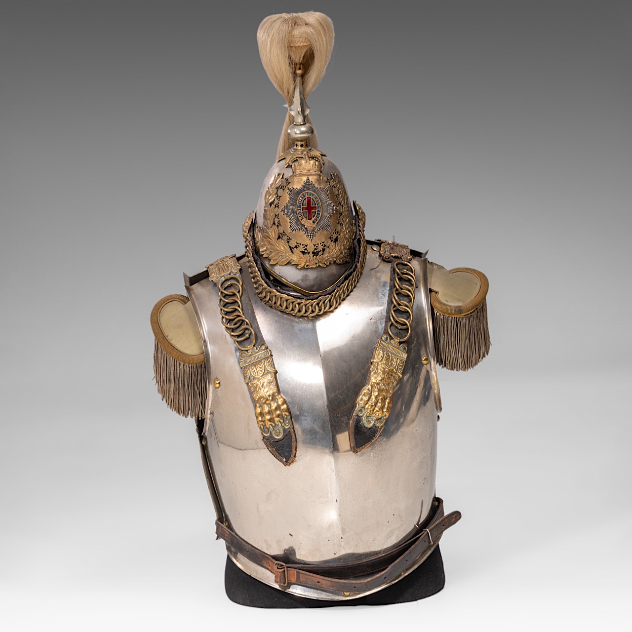 Cuirass and helmet of the Royal Horse Guards, metal and brass, Queen Victoria (1837-1901) - Image 2 of 8
