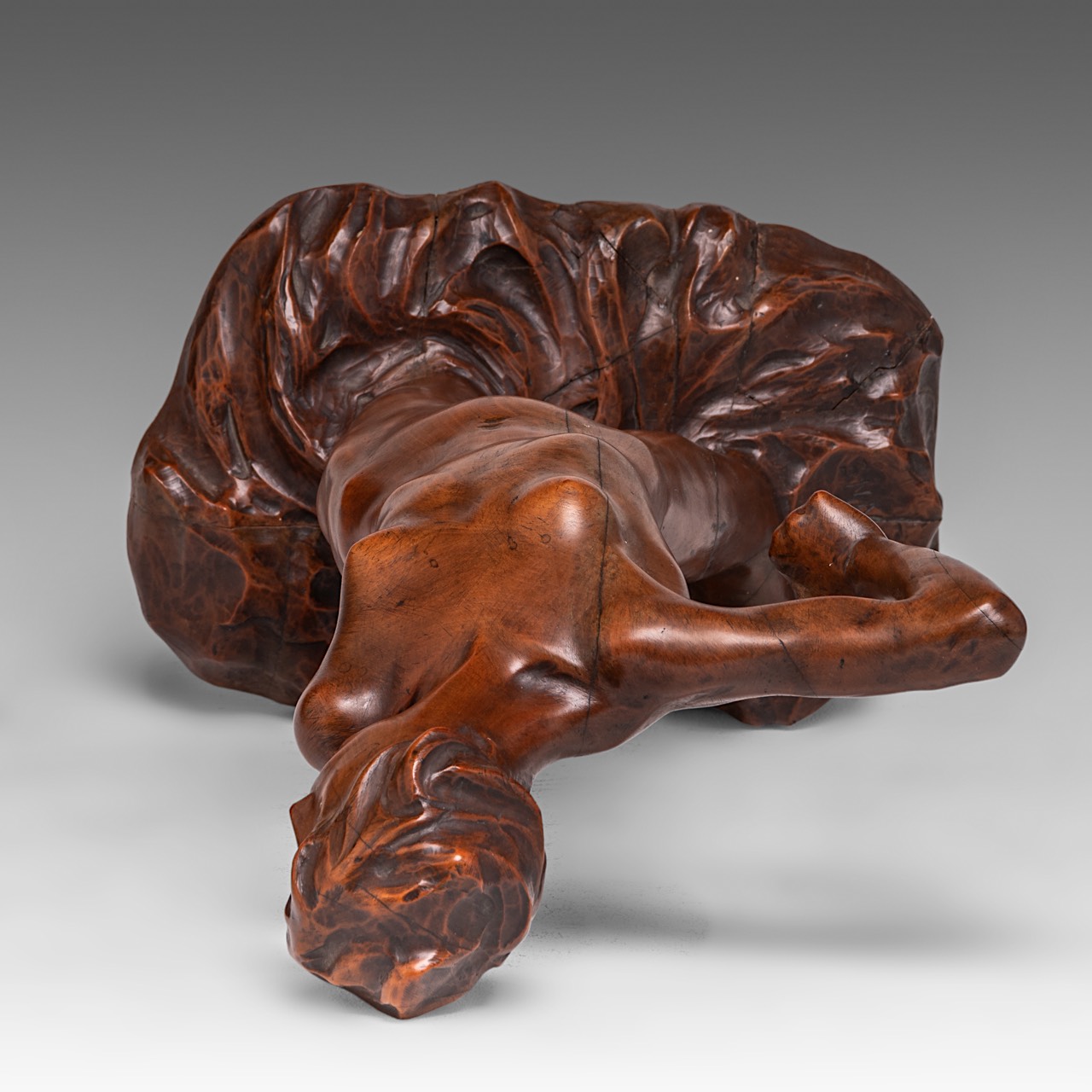 George Minne (1866-1941), 'Baigneuse I', carved wood, H 40 cm - Image 7 of 10
