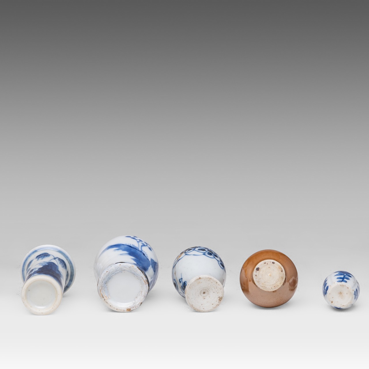 A collection of thirteen Chinese miniature vases and bottles, mainly blue and white and of Kangxi pe - Image 6 of 10