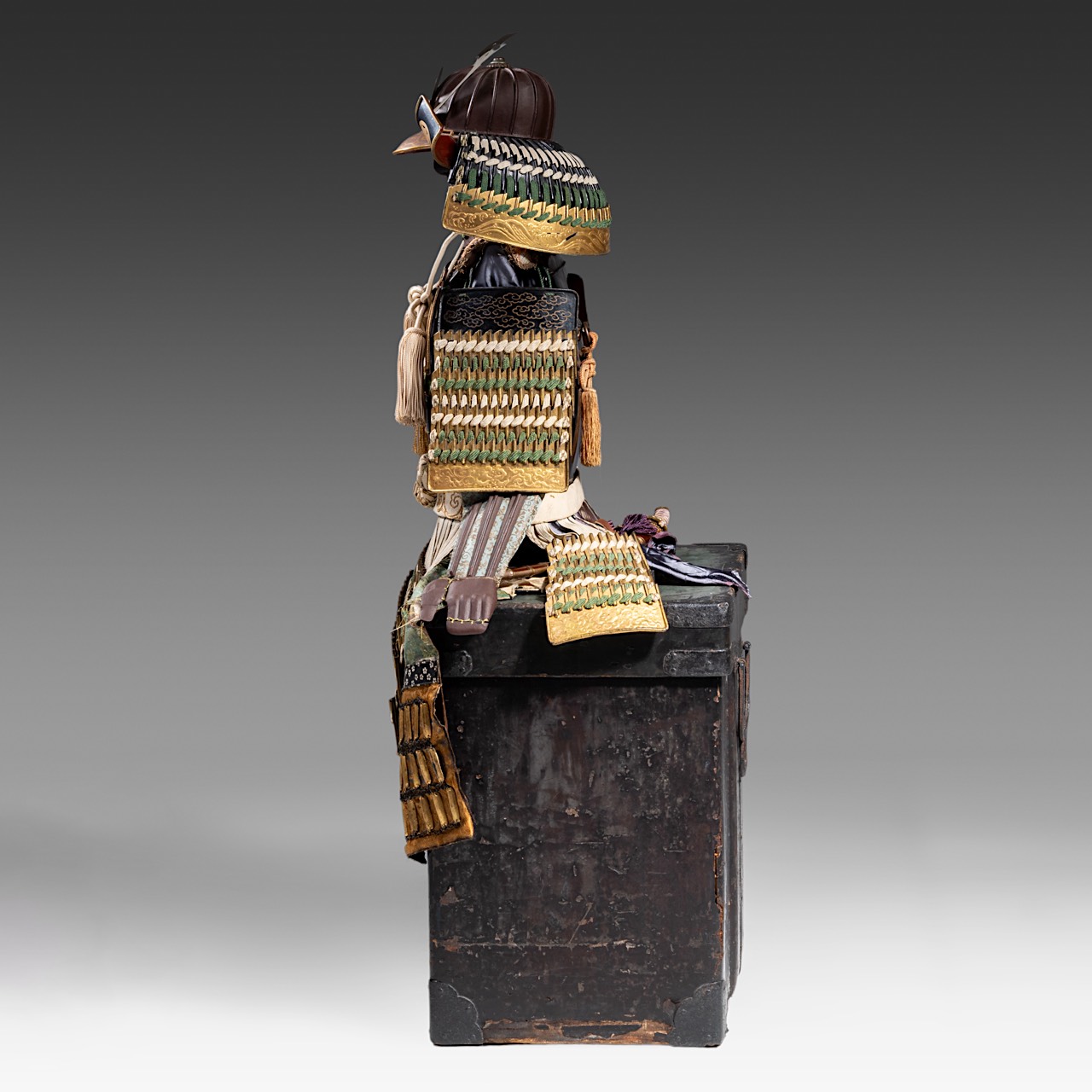A late Edo/Meiji period (19thC) miniature ceremonial suit of armour, including box, total (with box) - Image 3 of 8