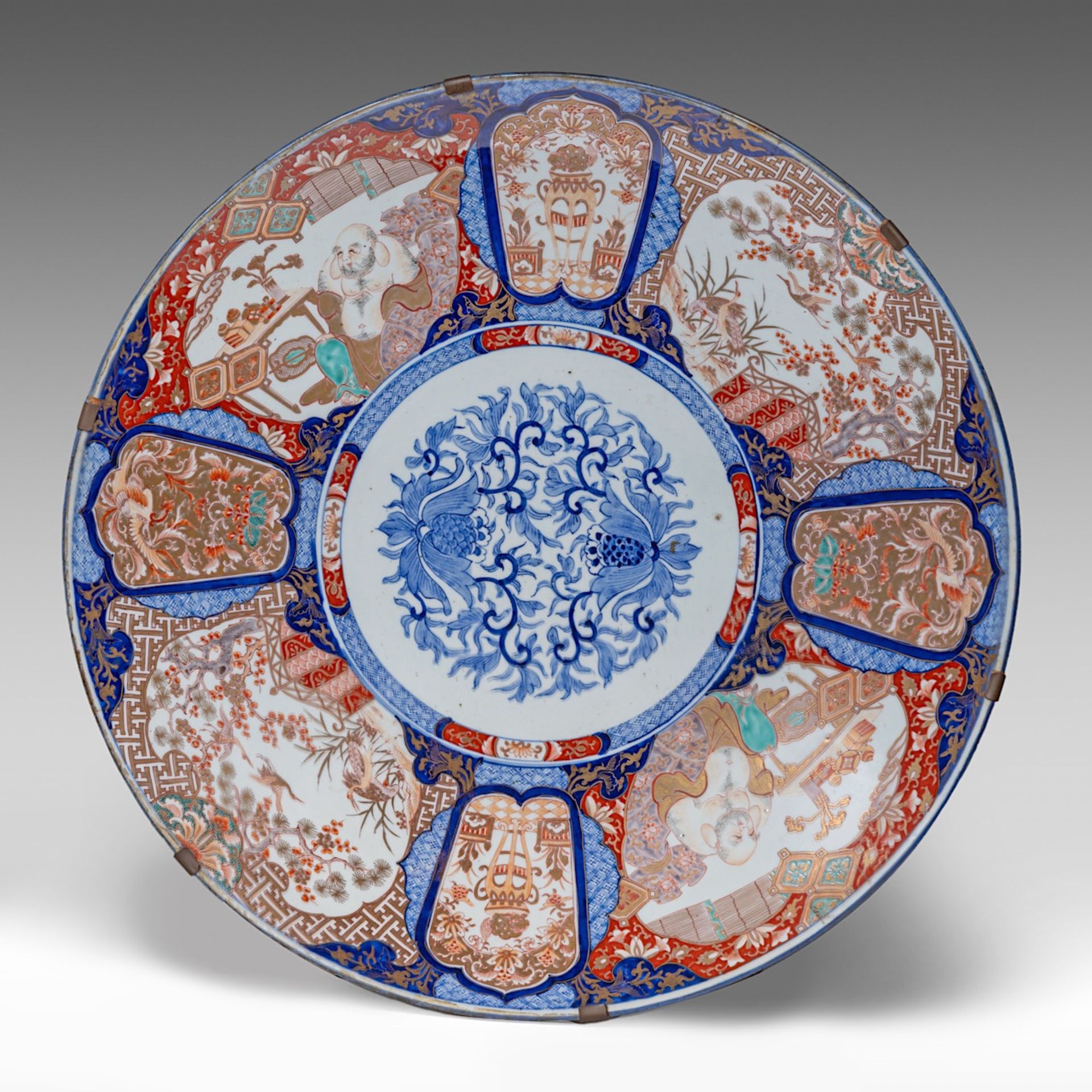 A large Japanese Imari floral decorated plate, Meiji period (1868-1912), dia 62 cm