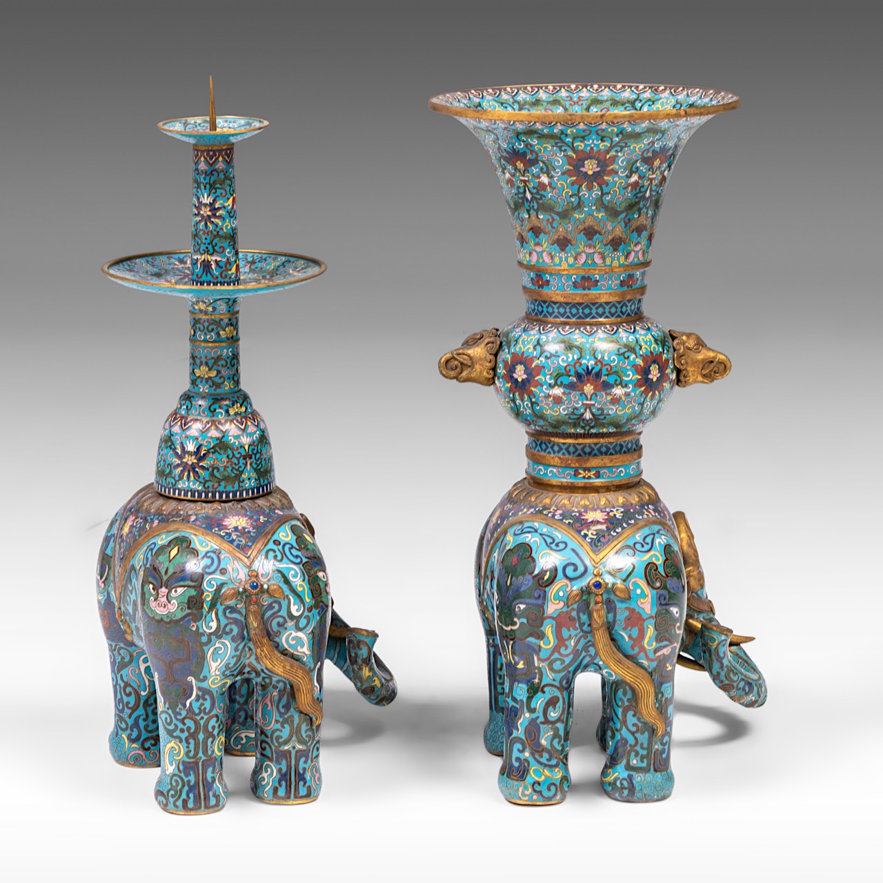 A Chinese five-piece semi-precious stone inlaid cloisonne garniture, late Qing/20thC, tallest H 58 - - Image 15 of 24
