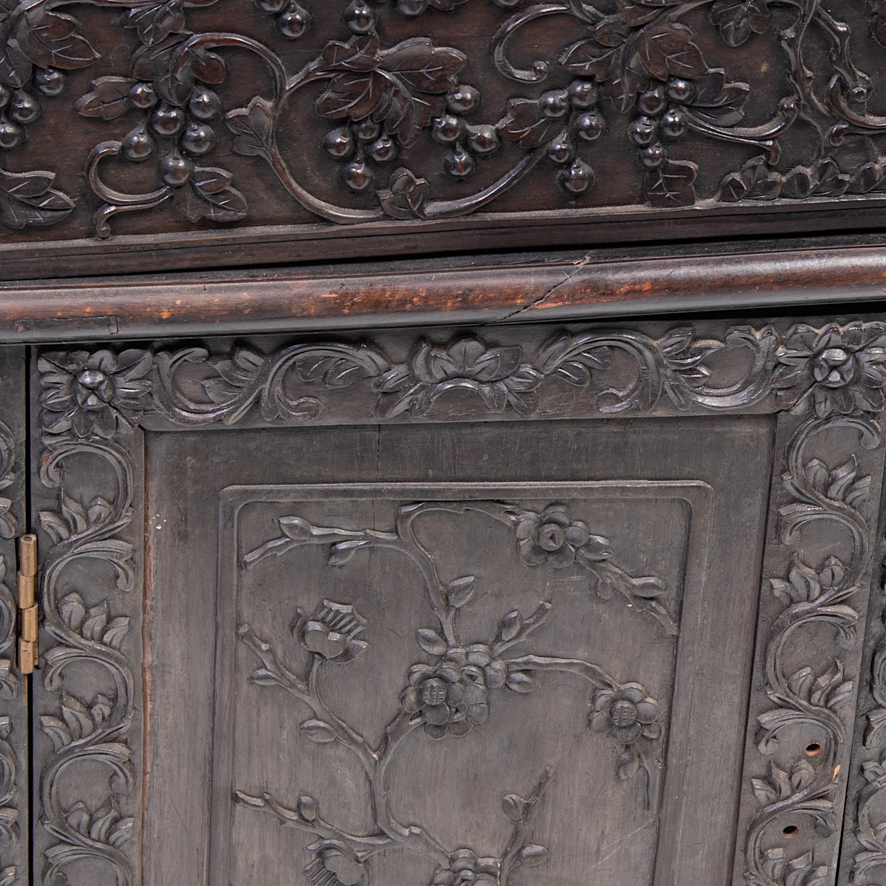 A compact South Chinese carved hardwood writing desk, 19thC, H 83 - W 66 - D 62 cm - Image 10 of 10