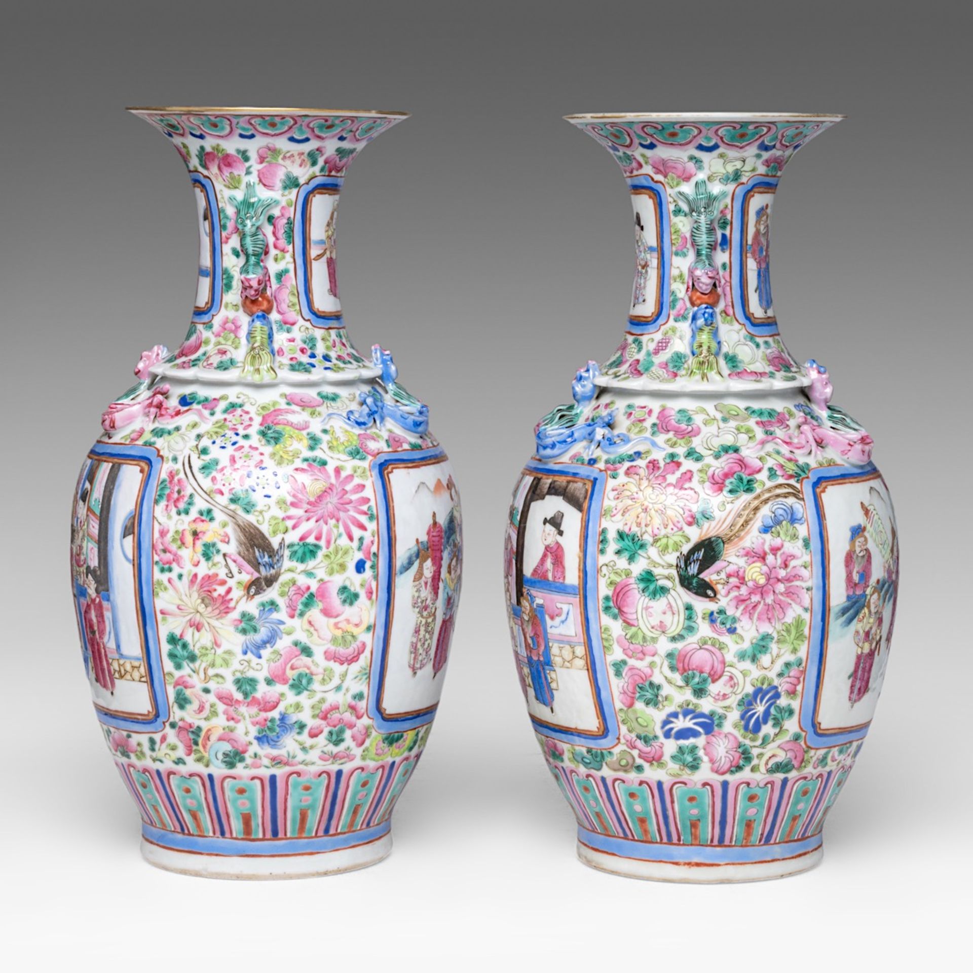 A pair of Chinese famille rose 'Romance of the Three Kingdoms' vases, late 19thC, H 43 cm - added a - Bild 5 aus 13