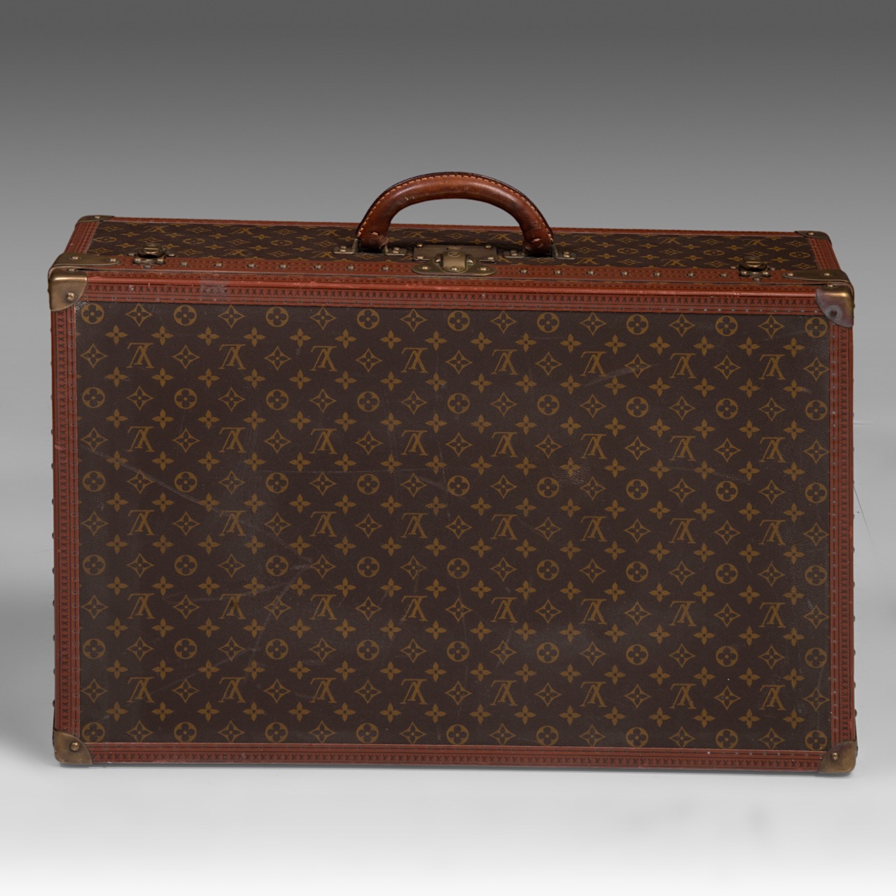 A vintage Louis Vuitton coffer, Model Alzer 70, 47 - 70 - 21,5 cm - Image 4 of 9