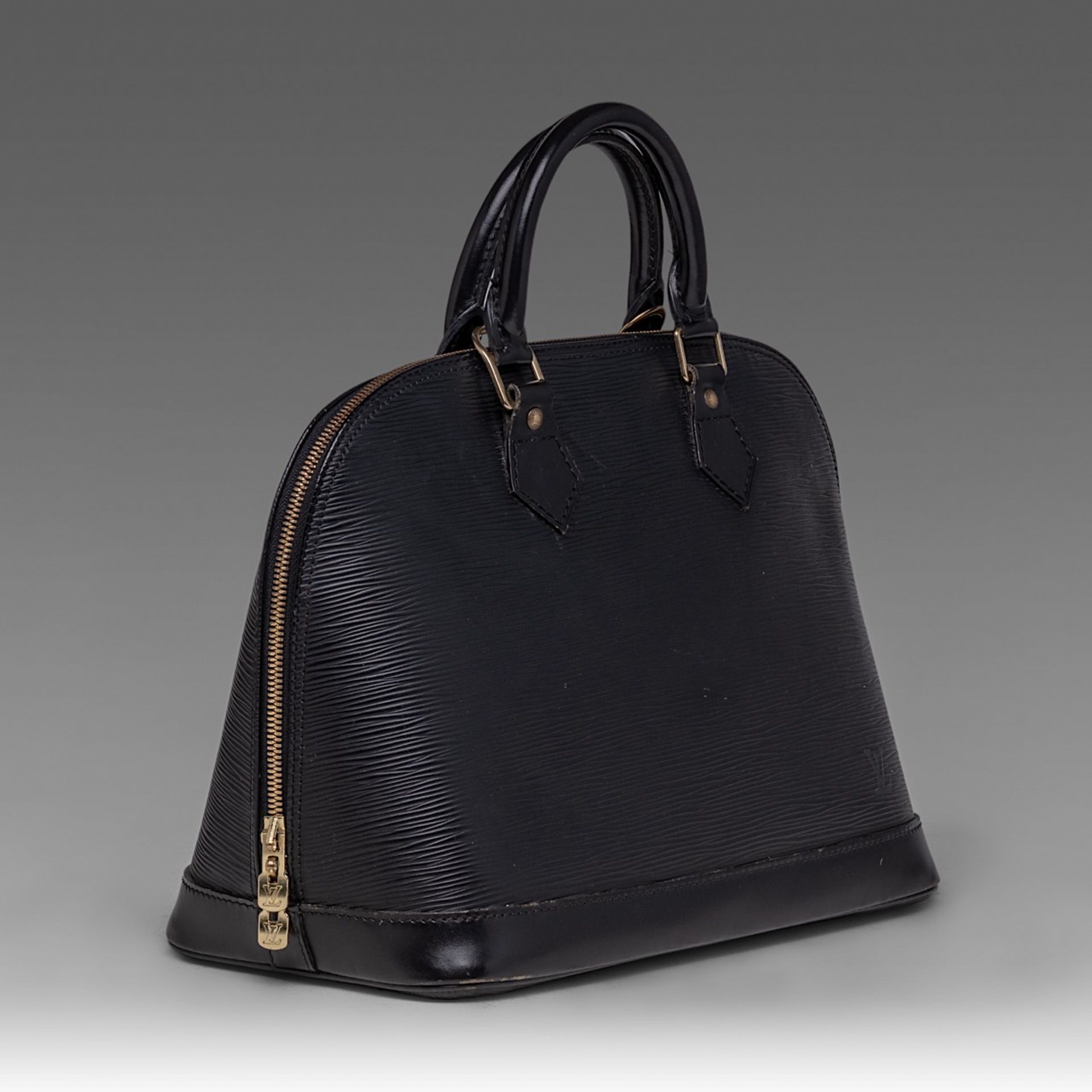 Two various Louis Vuitton handbags in black epi leather - Bild 13 aus 22
