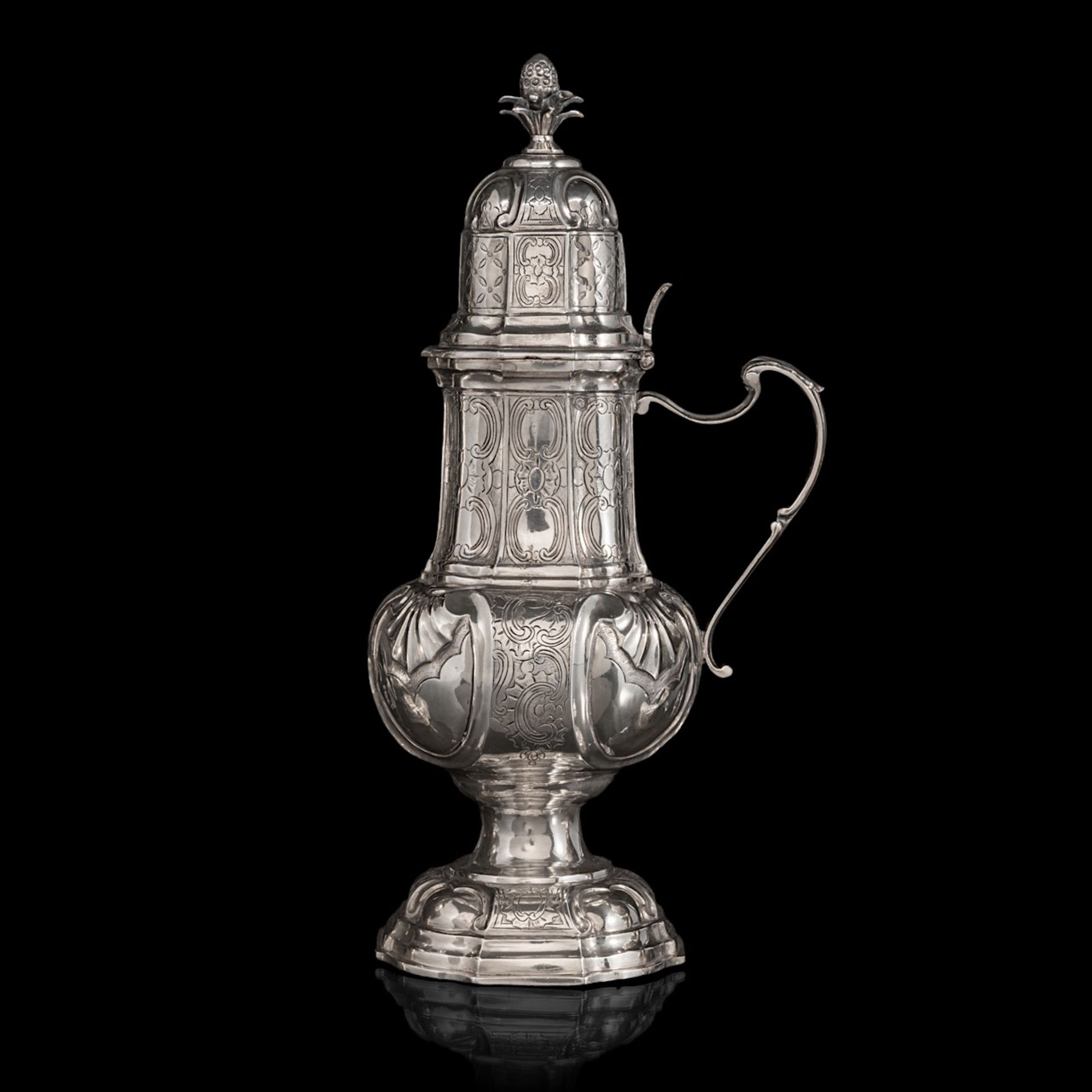 An 18thC silver mustard pot, Brussels hallmark, year letter (17)58, weight: ca 306 g (excl pewter in - Bild 4 aus 9