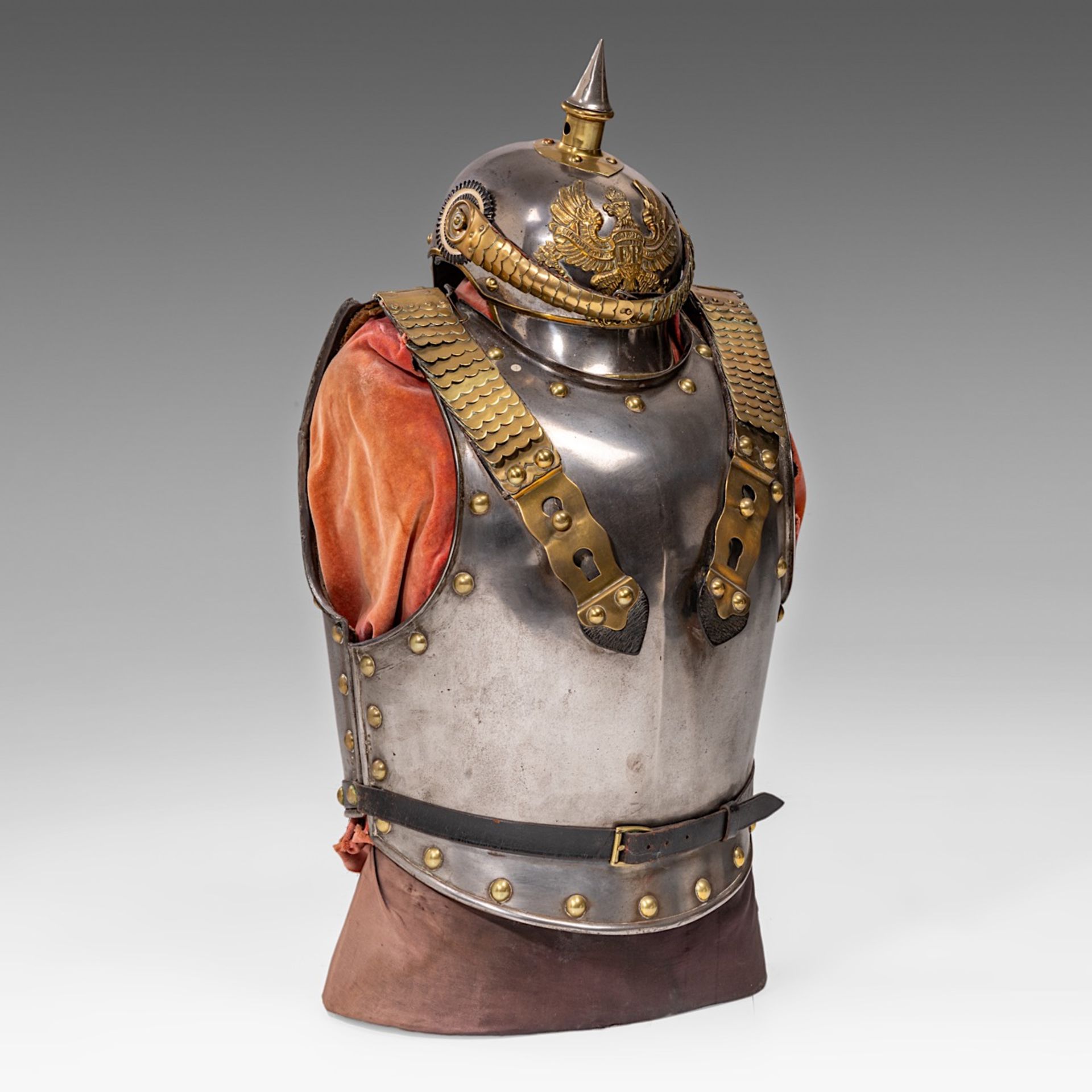 Cuirass and helmet, metal and gilded brass, 19thC., 68 x 30 x 36 cm. (26.7 x 11.8 x 14.1 in.) - Image 7 of 8