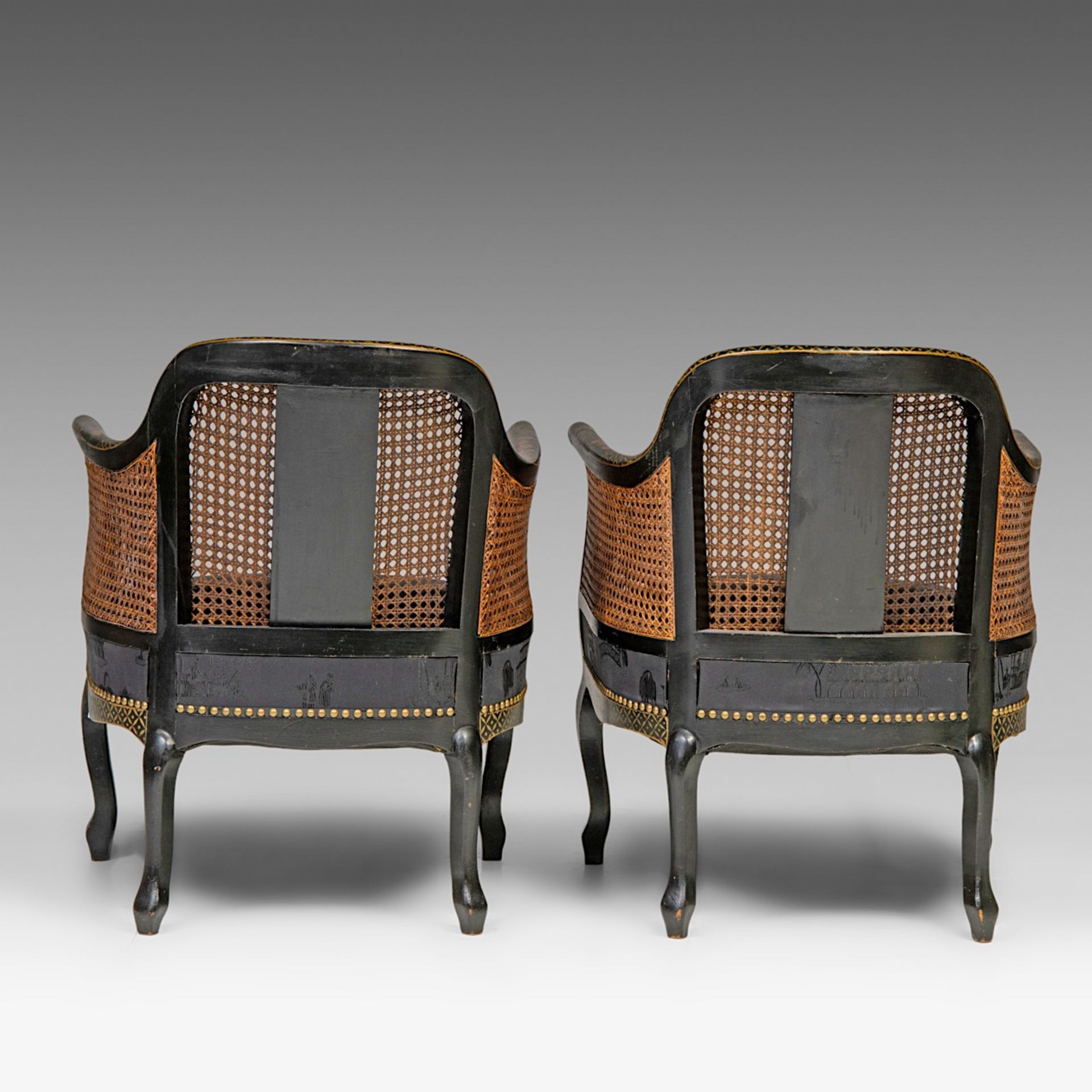 Two sets of handpainted Japonisme armchairs, with wicker panels, signed, H total 84 cm - H seat 36 c - Bild 9 aus 12