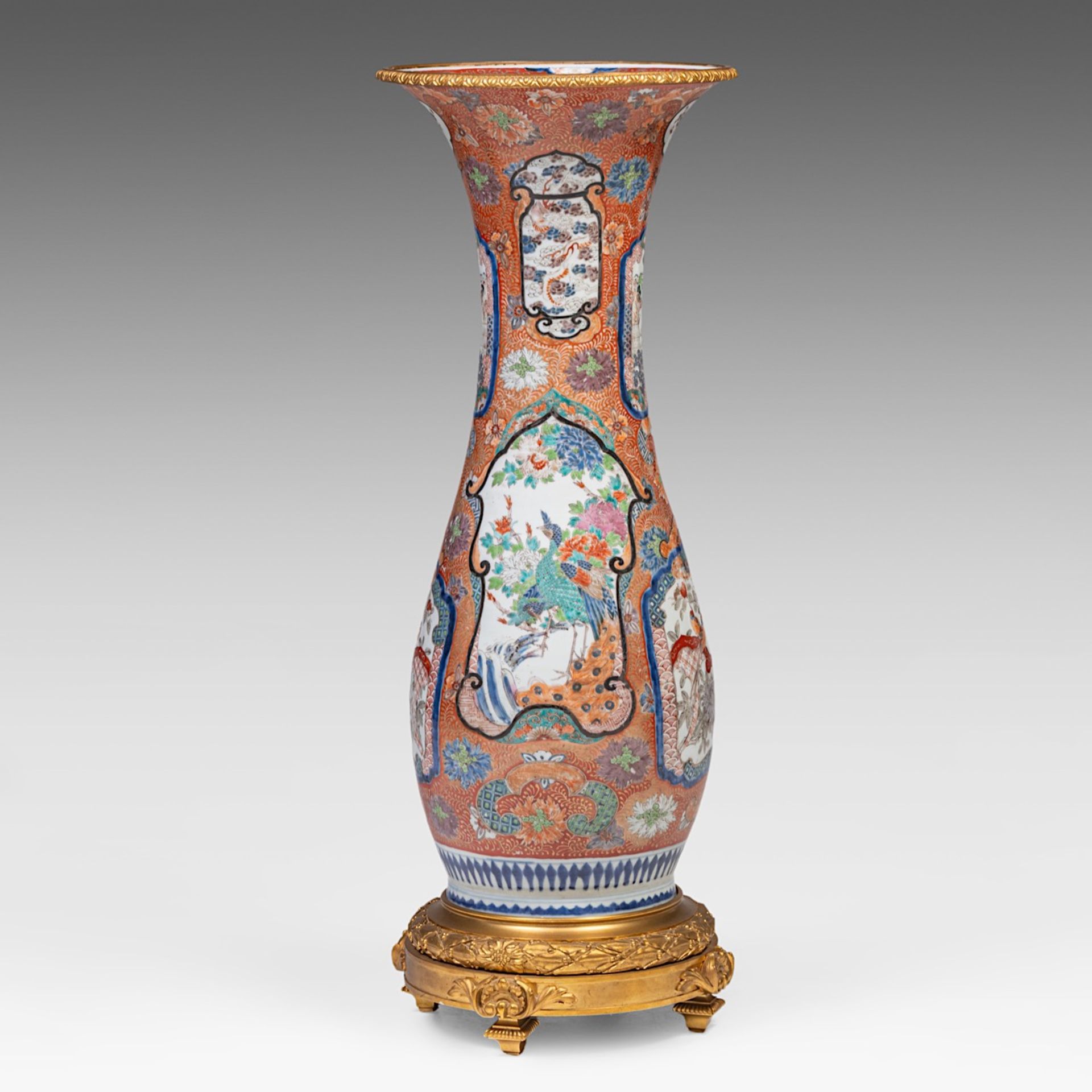 A large Japanese Imari vase, fixed on a gilt bronze foot and with a ditto rim, late Meiji (1868-1912 - Image 2 of 6