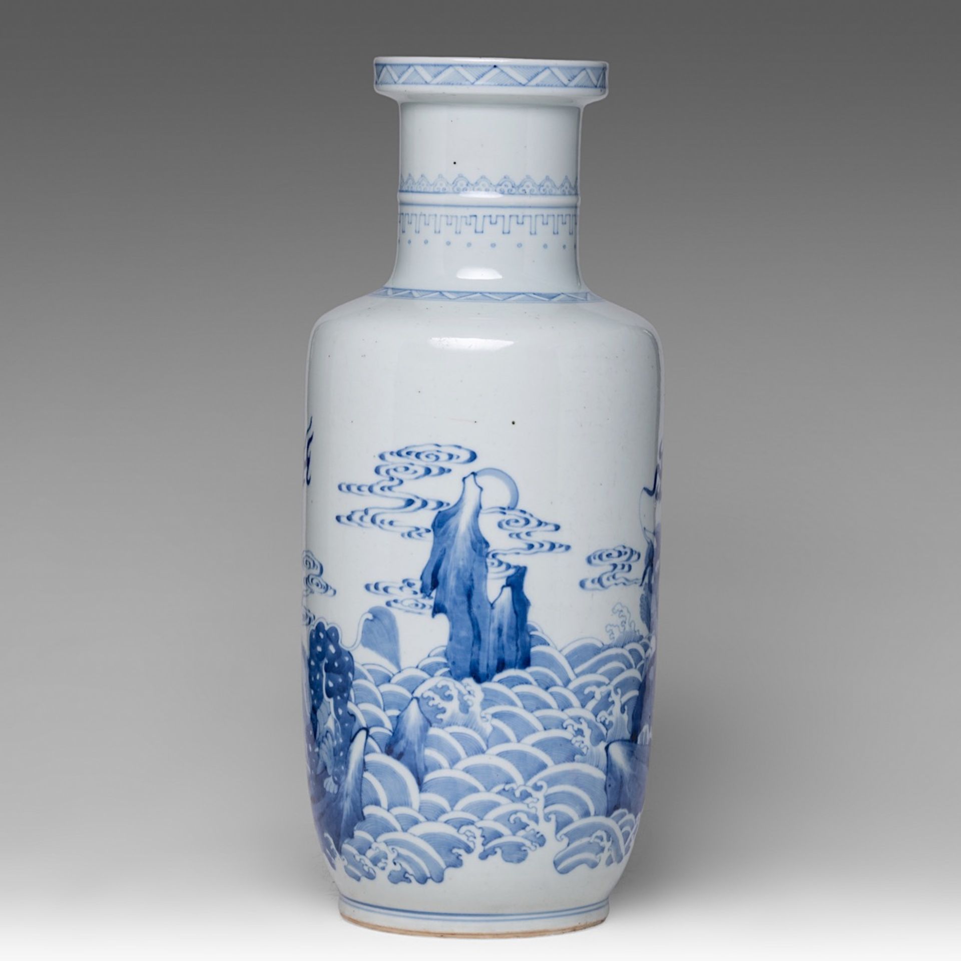 A Chinese blue and white 'Qilin amongst Waves' rouleau vase, late 19thC/20thC, H 48,5 cm - Bild 2 aus 6