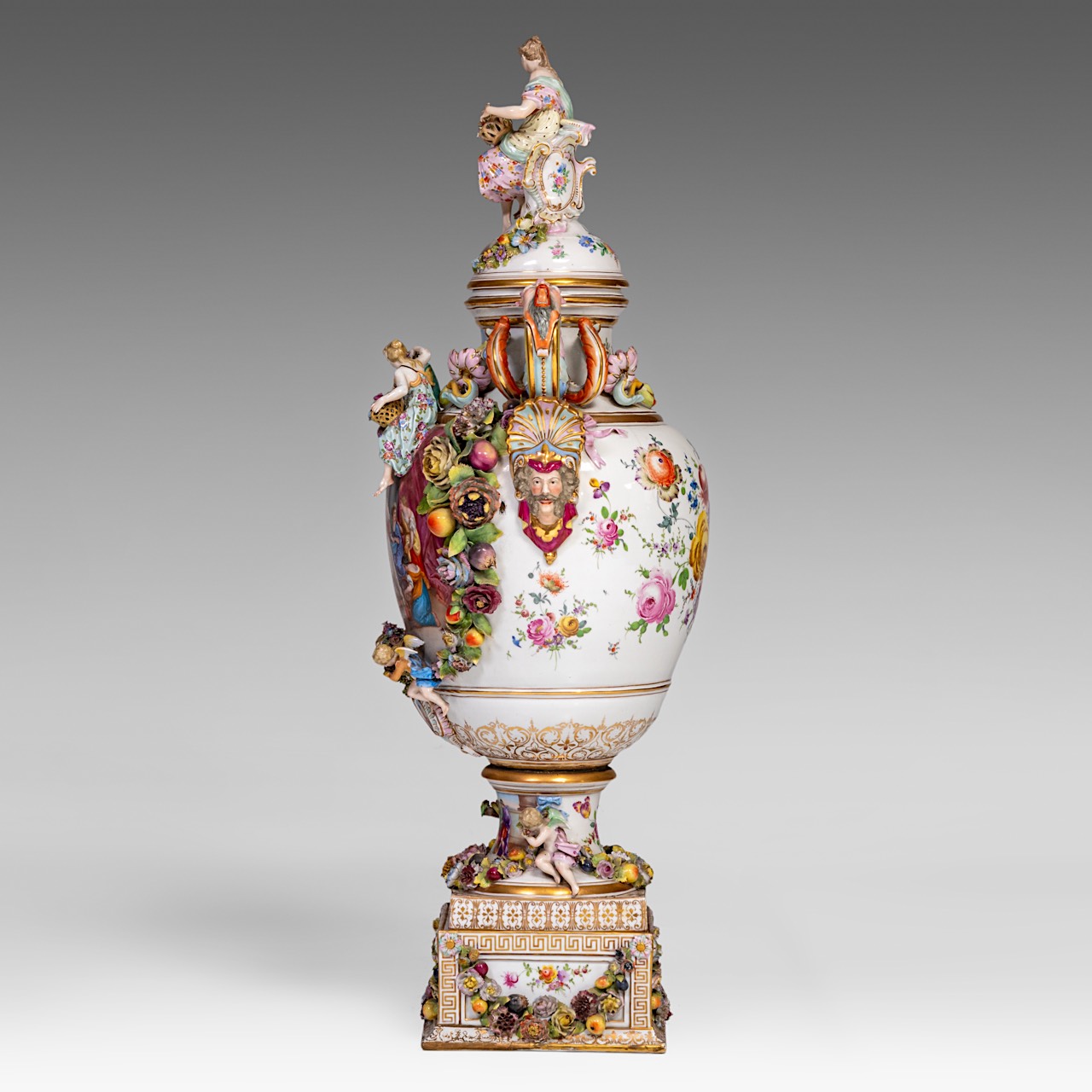 A very imposing Saxony porcelain vase on stand, Postschappel manufactory, Dresden, H 107 cm (total) - Image 3 of 23
