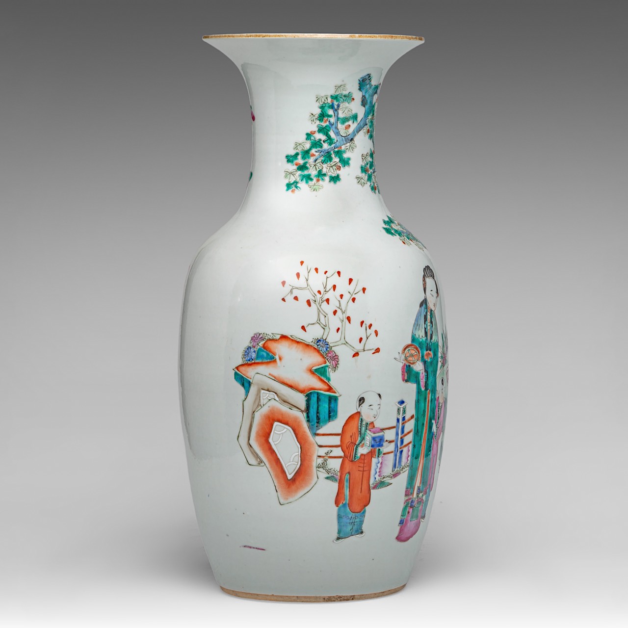 A Chinese famille rose 'Beauties and Boys in a Garden' vase, 19thC, H 44 cm - Image 5 of 7