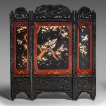 A Japanese Shibayama three-fold chamber screen, Taisho period (1912-1926), Total H 181 cm - W 160 cm