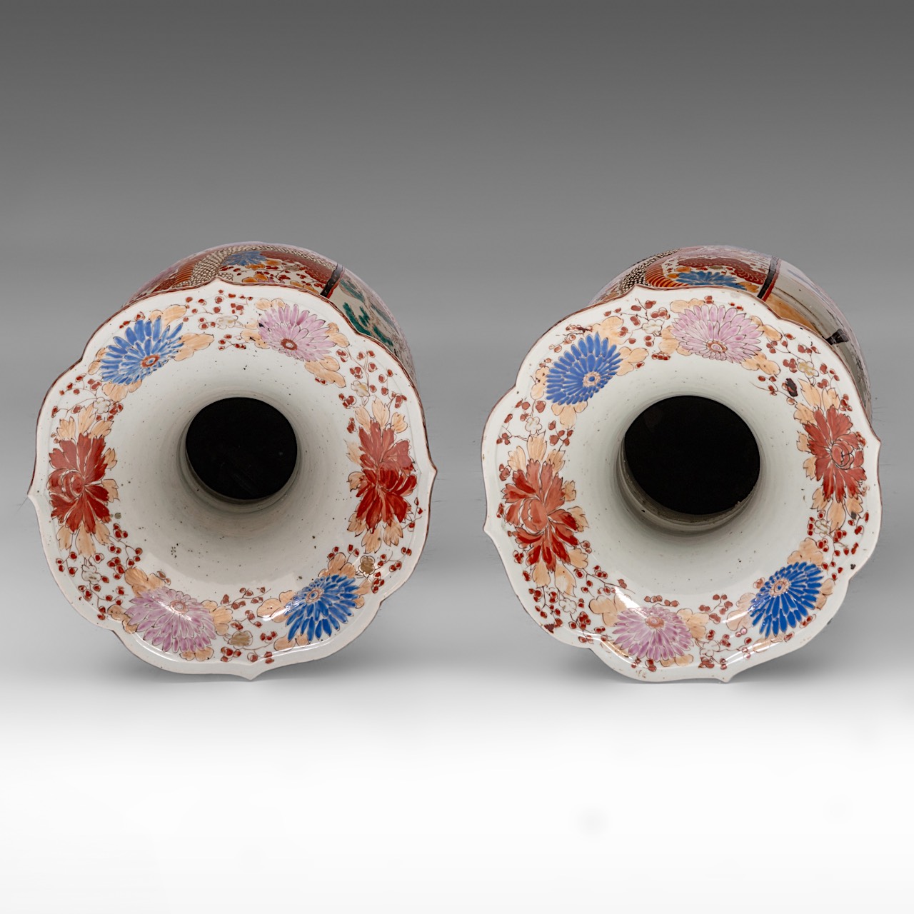 A pair of large Japanese Imari vases, 20thC, H 73 cm - Image 5 of 6