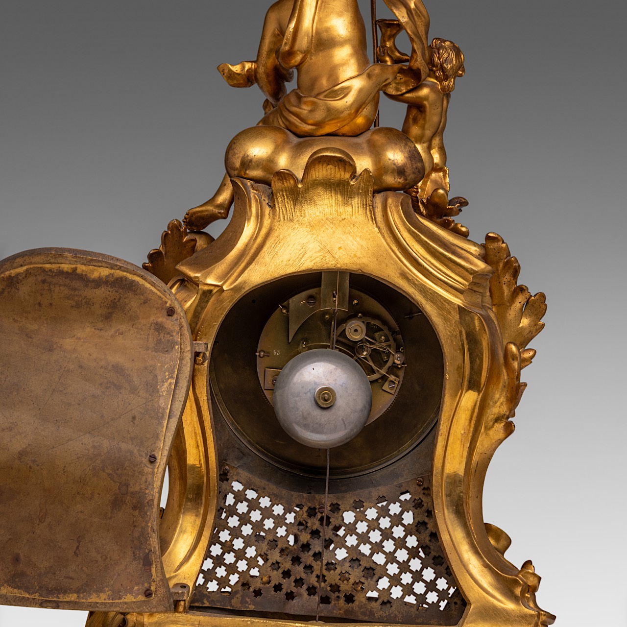A Rococo Revival gilt bronze mantle clock, decorated with Neptune, Ferdinand Berthoud, H 71 cm - Image 8 of 9