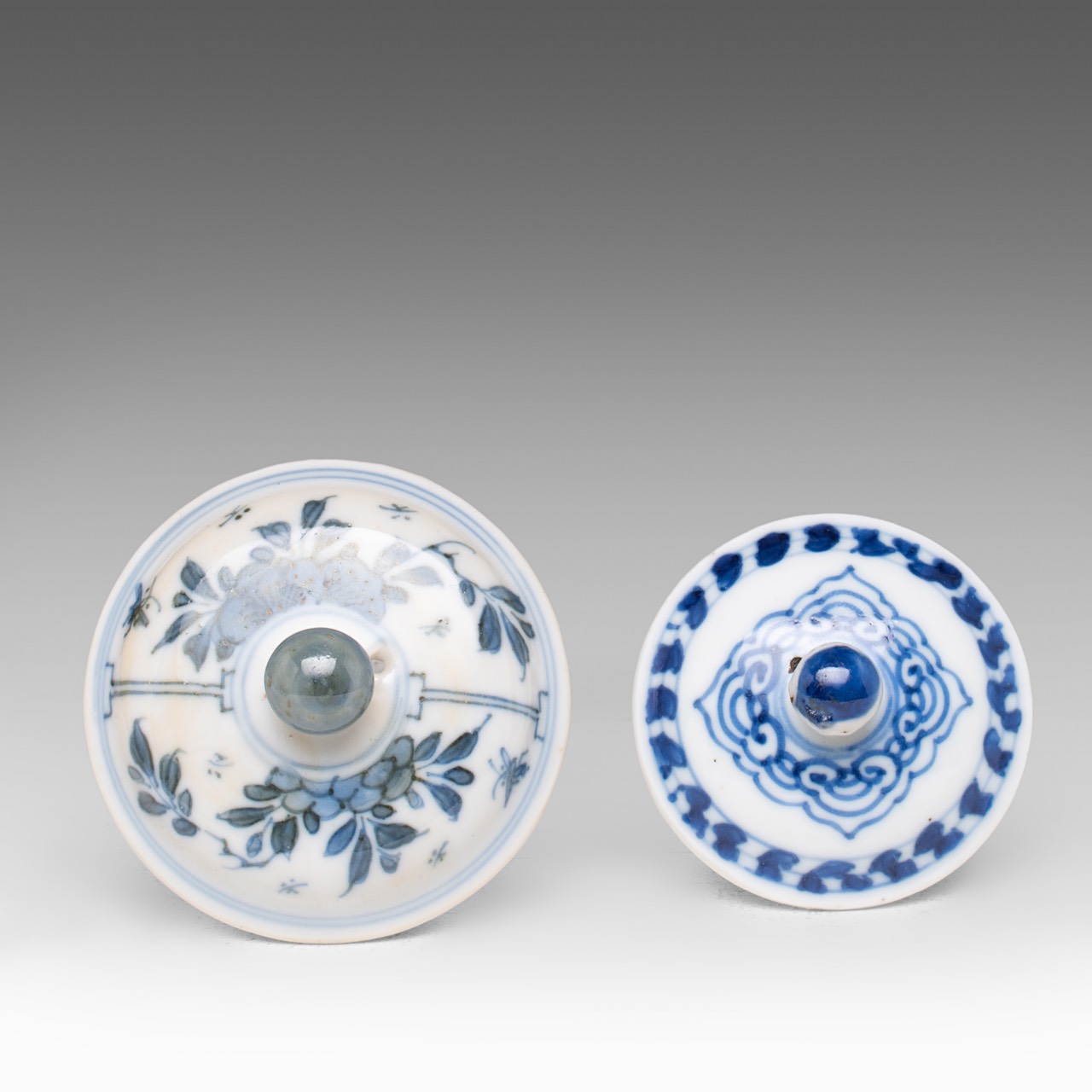 A small collection of three Chinese blue and white floral decorated tea ware, Kangxi period and 18th - Image 8 of 9