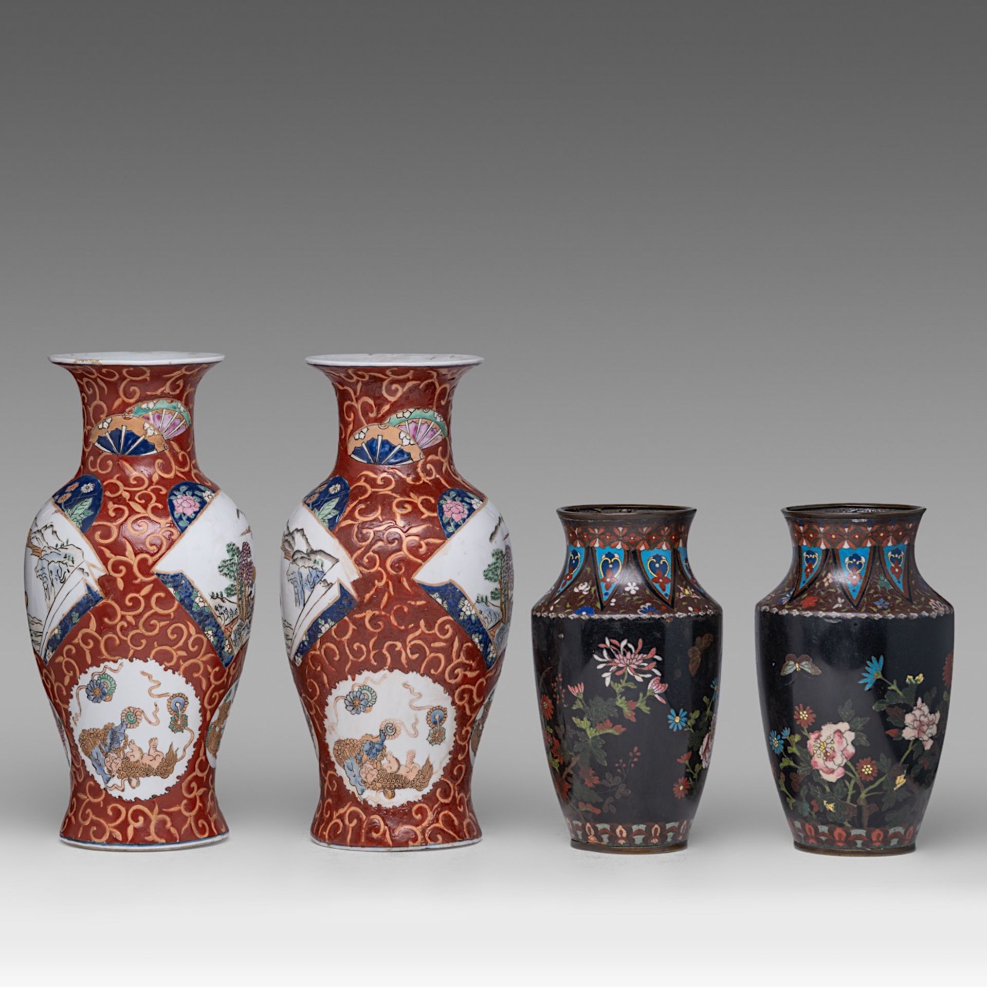 A pair of Japanese cloisonne enamelled bronze vases and a pair of Kutani vases, 20thC, H 25 cm / H 3 - Bild 4 aus 6